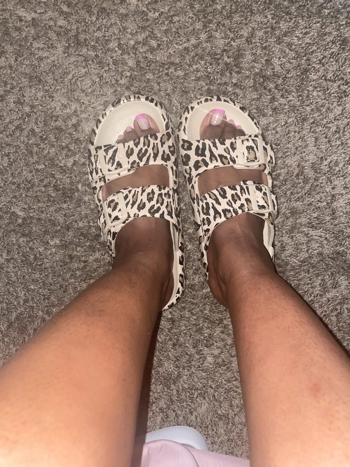 CUSHIONAIRE Fame Pillow Recovery Sandals for Women customer photo 2