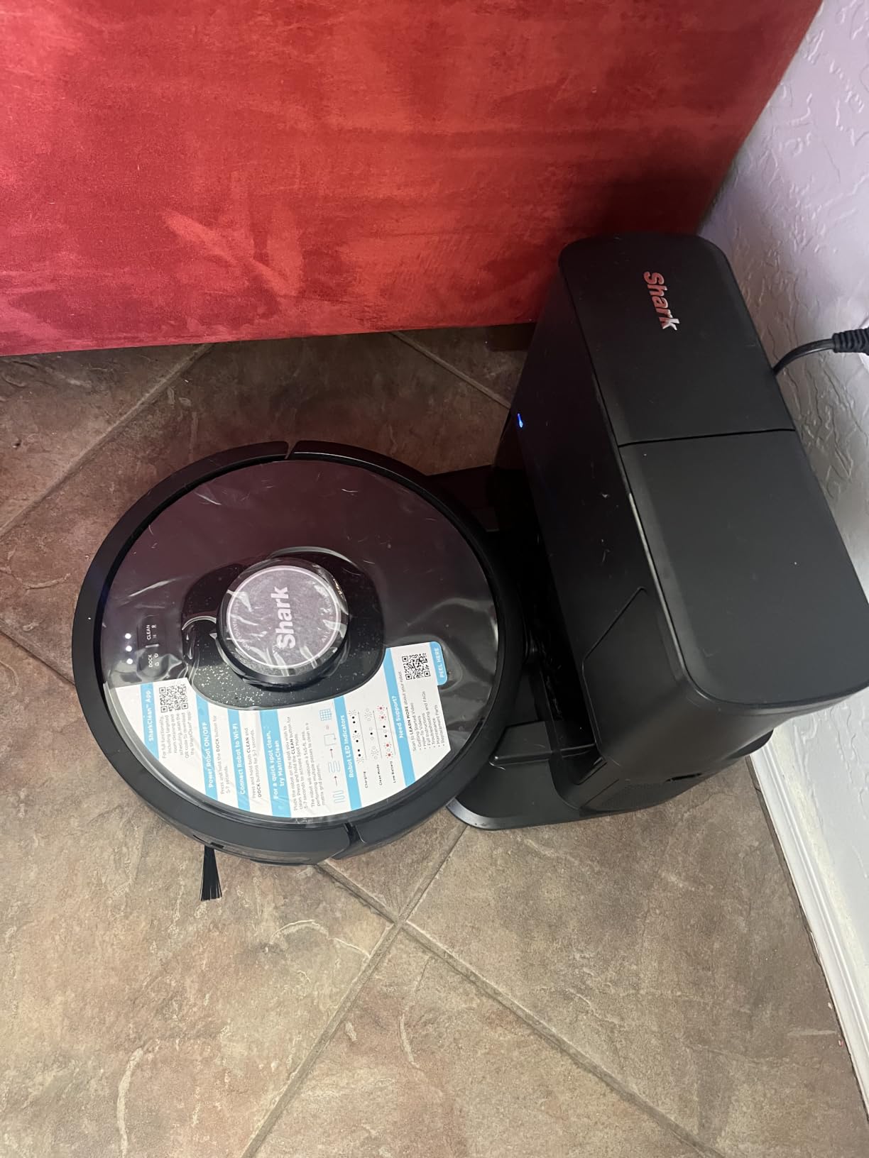 Shark AV2501S AI Ultra Robot Vacuum, with Matrix Clean, Home Mapping, 30-Day Capacity HEPA Bagless Self Empty Base, Perfect for Pet Hair, Wifi, Dark Grey customer photo 1