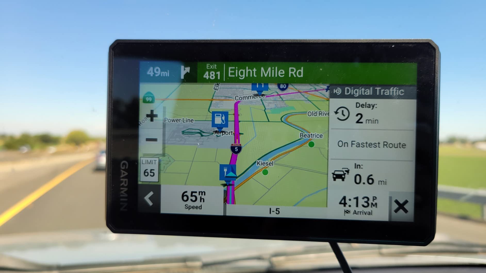 Garmin Tread Powersport Off-Road Navigator, Includes Topographic Mapping, Private and Public Land Info and More, 5.5