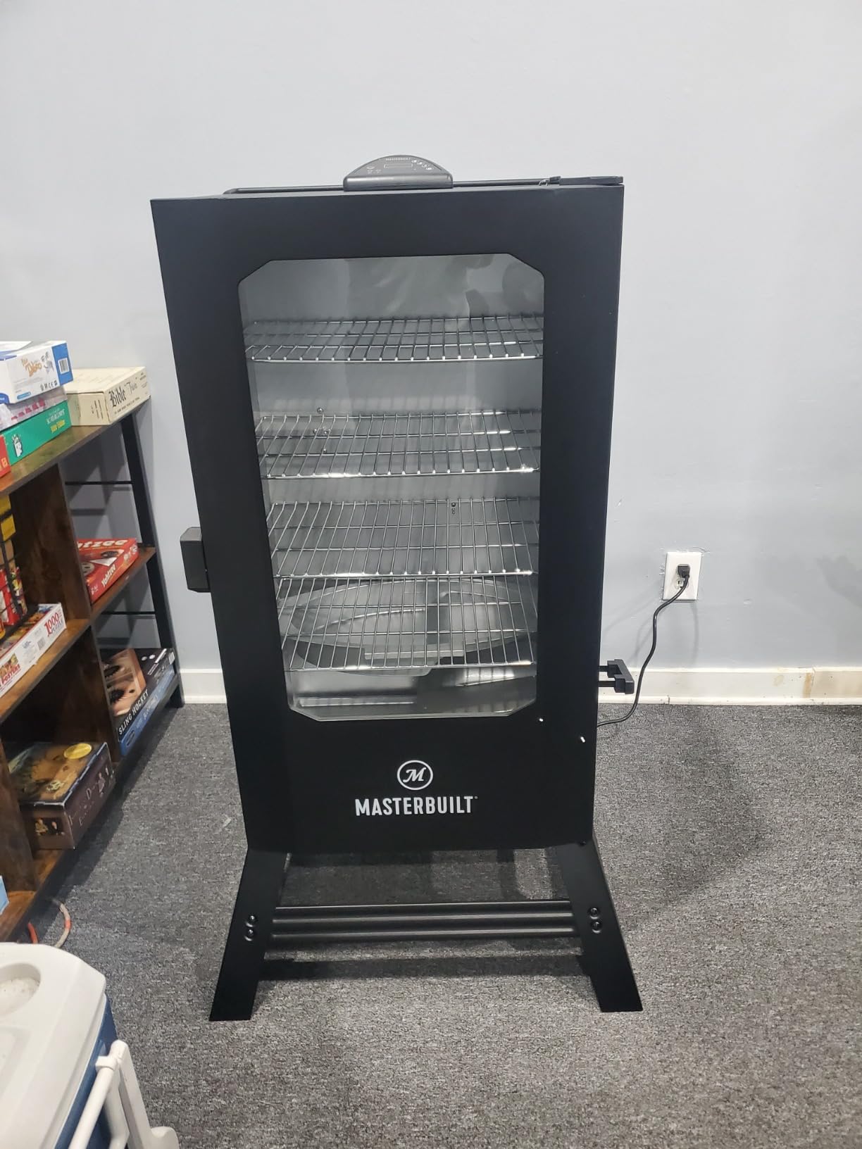 Masterbuilt 40-inch Digital Electric Vertical BBQ Smoker with Leg Kit, 970 sq in, Model MB20070122 customer photo 1