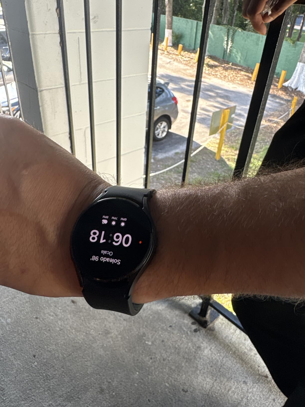 Samsung Galaxy Watch 4 40mm Smartwatch with ECG Monitor - Fall Detection, Health Fitness Tracking, Sleep Cycles, GPS, LTE, US Version, Black (Renewed) customer photo 1
