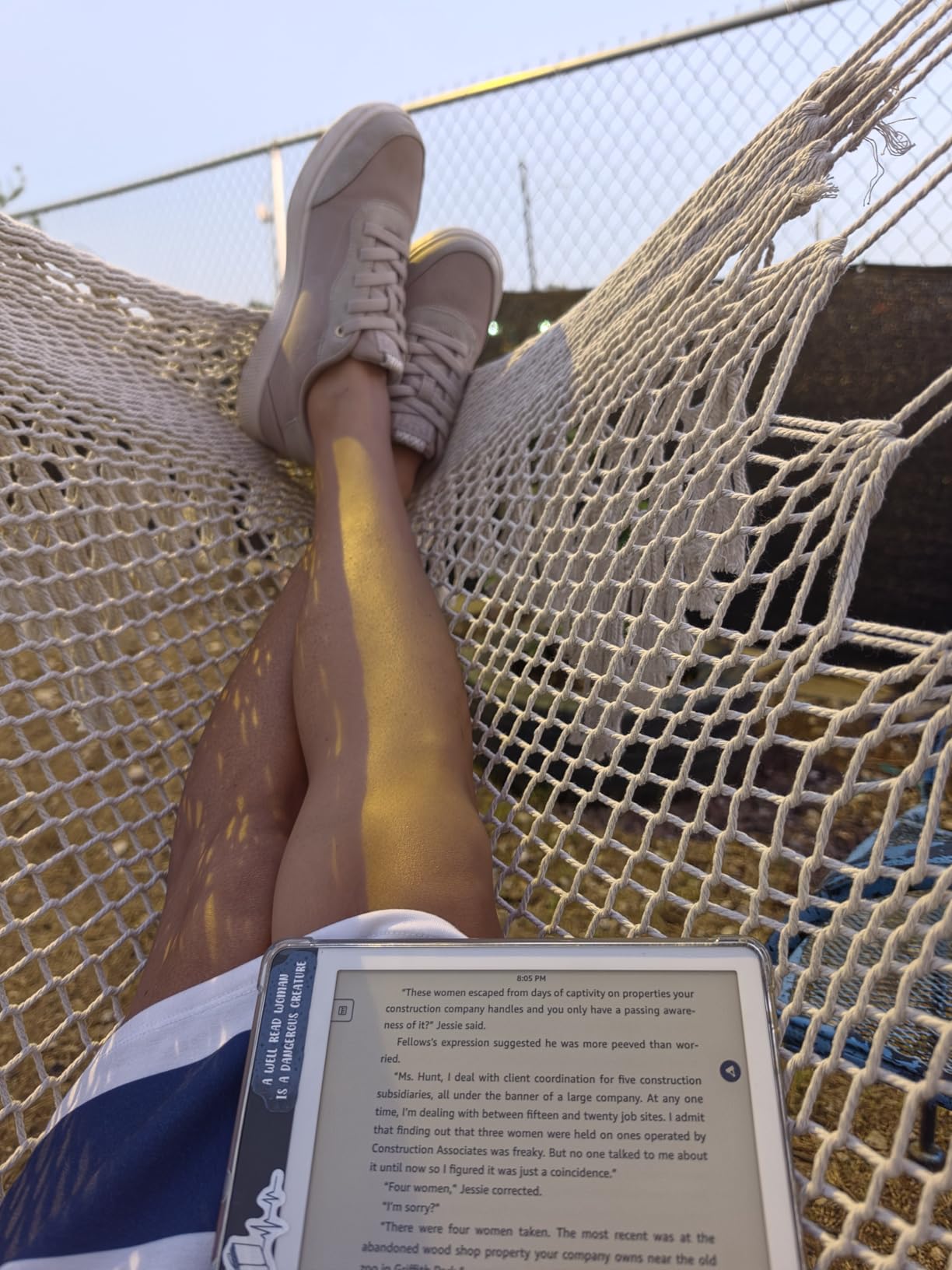 Hammock Chair, Max 330lbs, Large Hanging Chair, Soft Cotton Rope Swing Chair with High Load-Bearing Metal Rod, Indoor Outdoor Garden Yard Living Room Use Beige customer photo 1