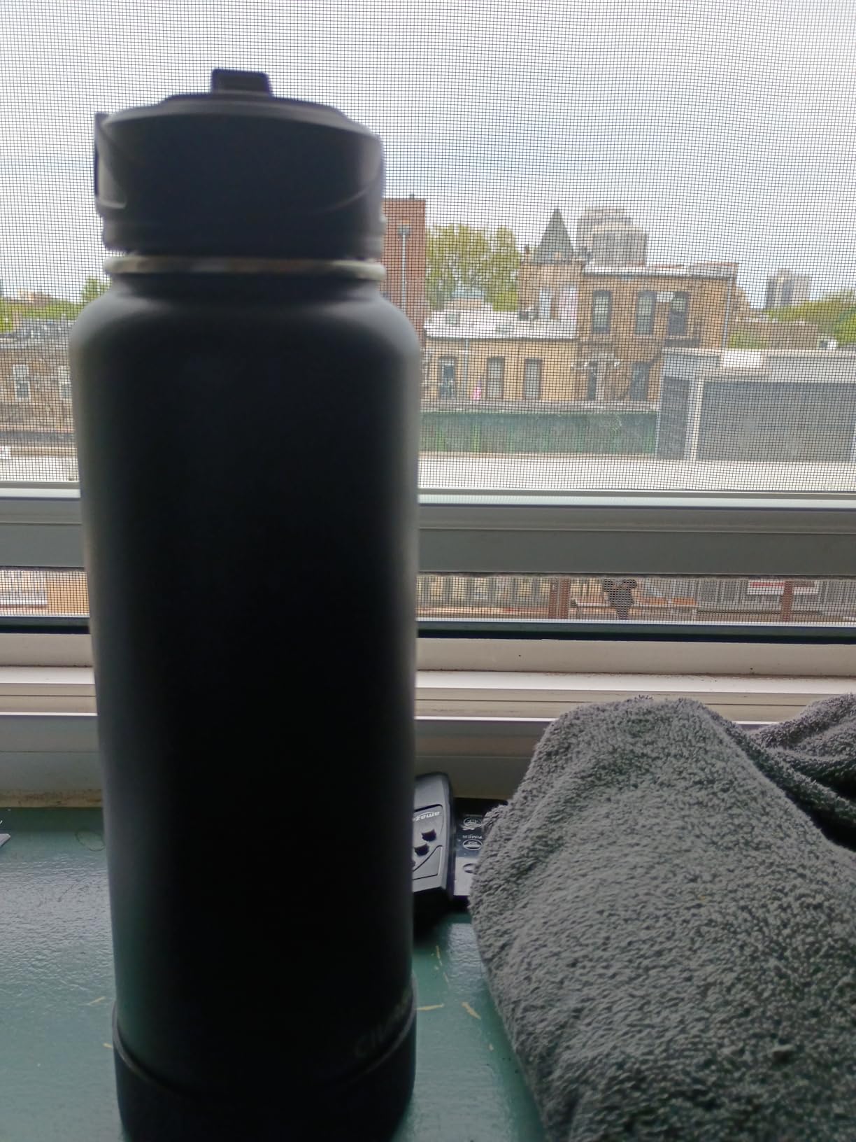 CIVAGO 32 oz Insulated Water Bottle With Straw, Stainless Steel Sports Water Cup Flask with 3 Lids (Straw, Spout and Handle Lid), Wide Mouth Travel Thermal Mug, Black customer photo 2