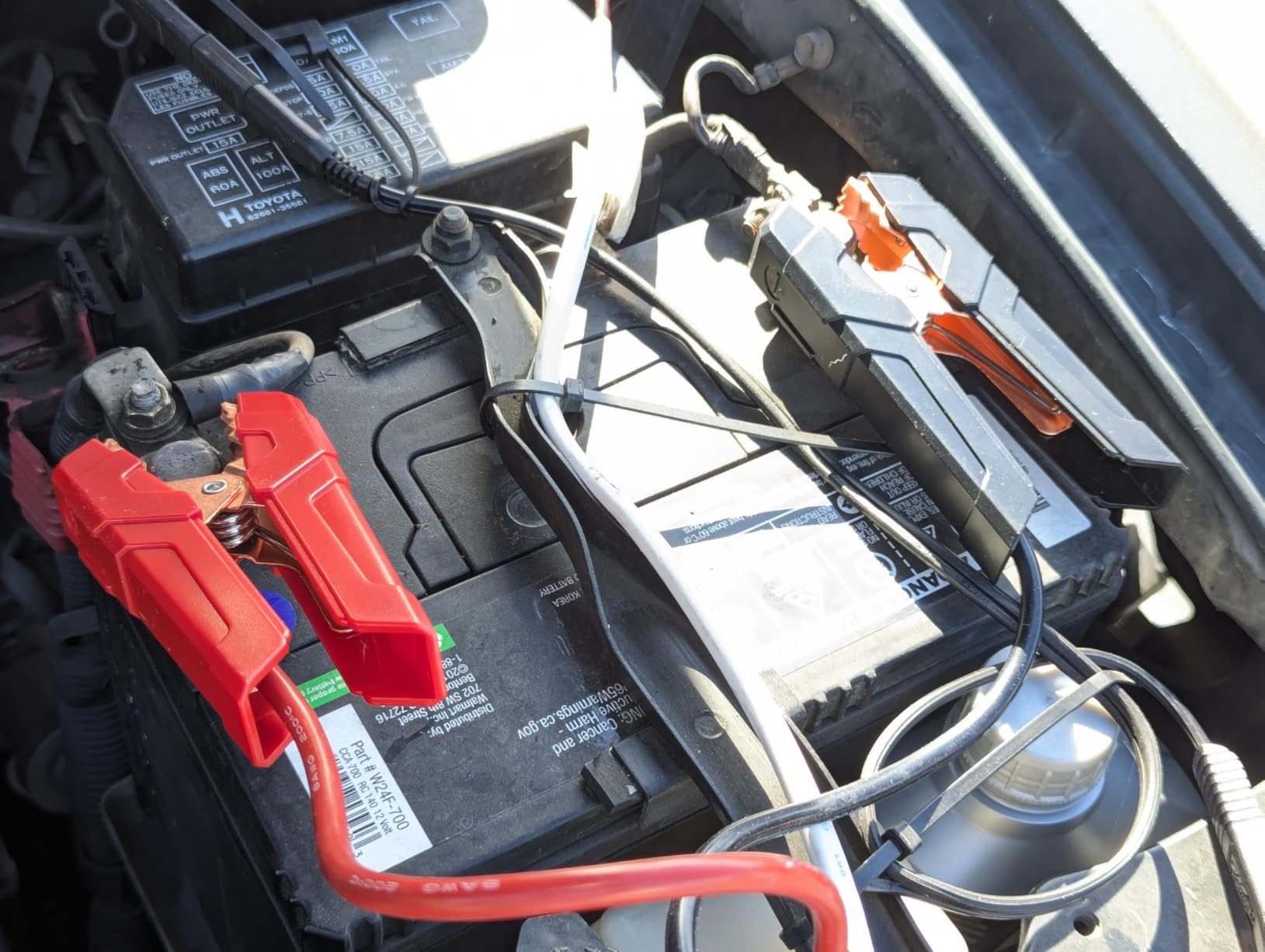GOOLOO GT4000S 12V 4000A Peak Jump Starter with 100W Two-Way Fast Charging | SuperSafe Portable Car Battery Jumper Starter (12L Gas/10L Diesel) - 20,000 mAh Capacity - 150W DC Output - 3 Modes LED Light customer photo 1