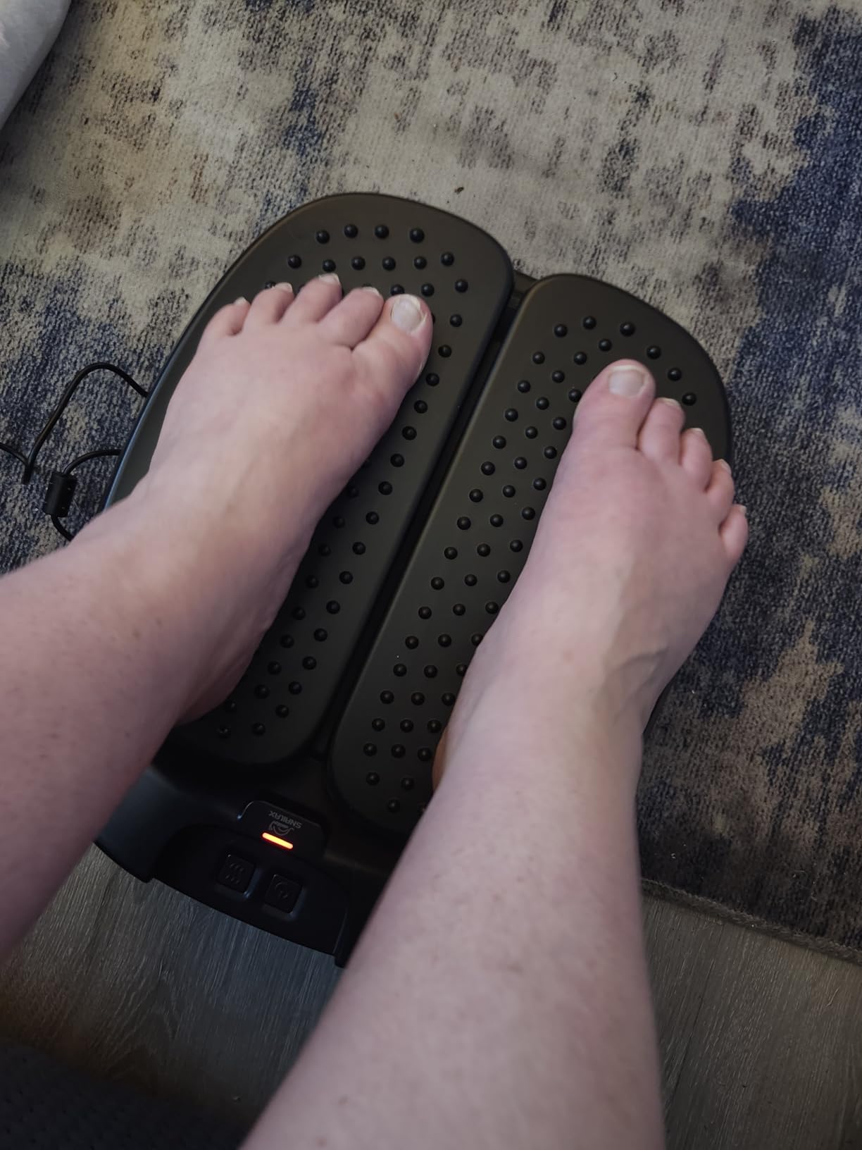 Snailax Vibration Foot Massager with Heat, Remote Control | 3 Vibration Modes, 3 Intensity, Removable Dust Cover, Feet Massager for Neuropathy, Remote & Panel control for Tired Feet customer photo 1