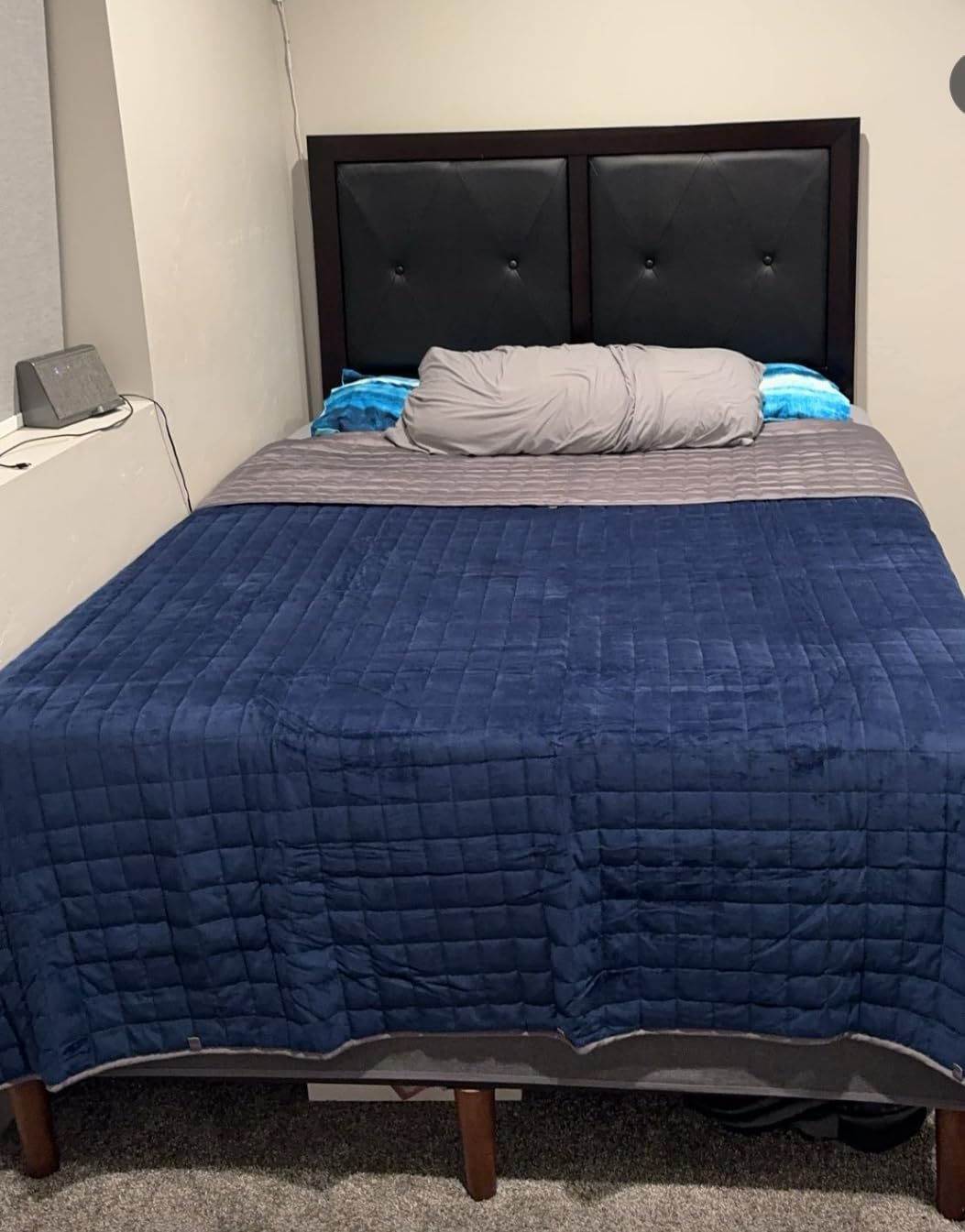 YnM Exclusive Weighted Blanket, Cooling Bamboo & Cozy Velvet Dual-Sided, Smallest Compartments with Glass Beads, Ideal for One Person of 190lbs on Queen/King Bed (60x80 Inches, 20 Pounds, Light Grey) customer photo 1
