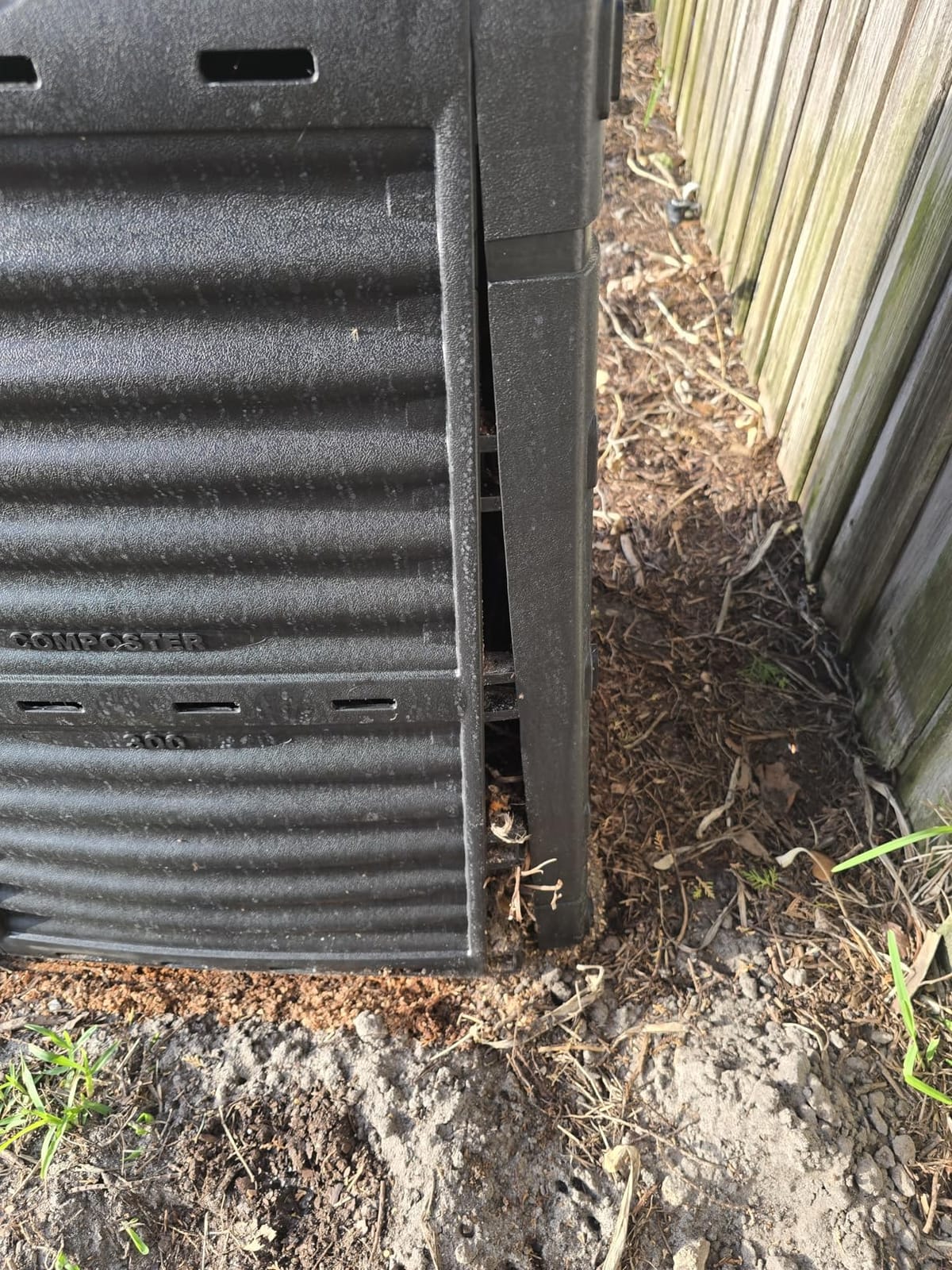 Goplus Compost Bin, 80 Gallon (300 L) Large Outdoor Composting Box w/Top Flip Latch-on Lid, Bottom Exit Door, BPA Free Material, Grass Food Trash Composter Barrel for Garden Yard, Easy Assembly customer photo 1