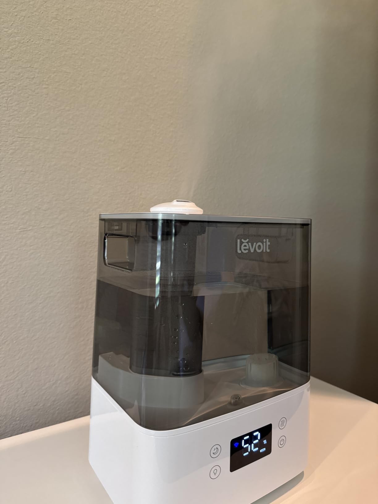 Levoit Classic300 Ultrasonic Top Fill Humidifier, Extra Large 6L Tank, 60H Super Quiet, Easy to Use and Clean, 360° Rotation Nozzle, Simple Knob Control, Handle, Auto Shut Off customer photo 2