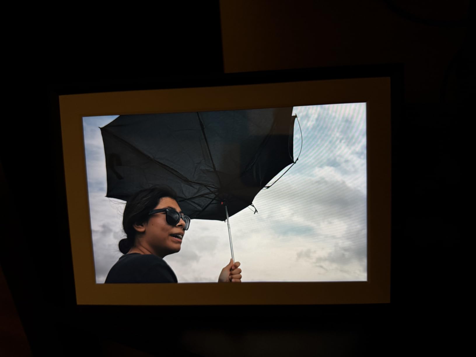 Aura HD Digital Picture Frame | Carver Mat: The Best Frame for Gifting | Wirecutter's best digital frame, no subscription, free unlimited photos and videos, 1-minute set up, gift-ready customer photo 1
