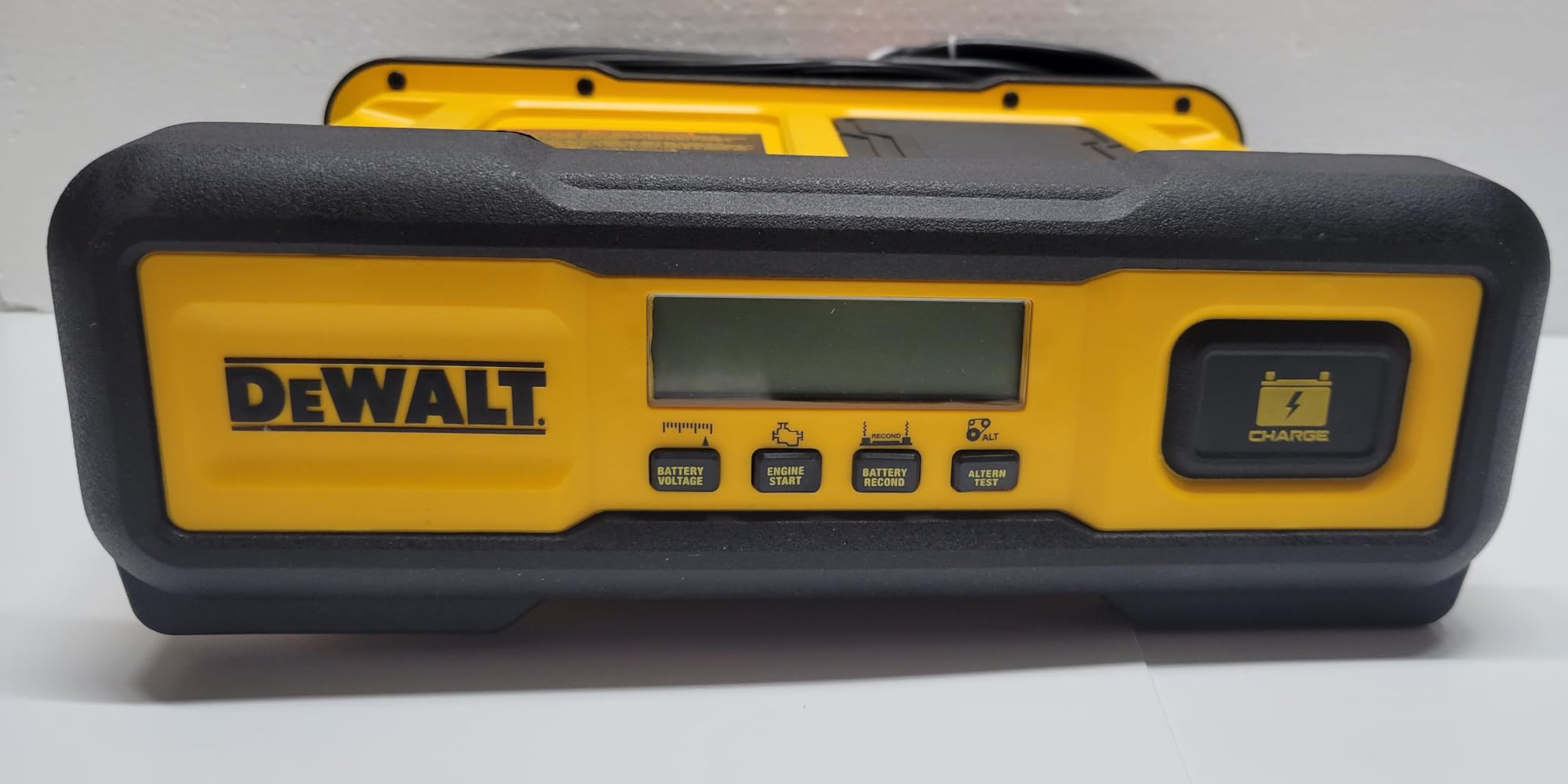 DeWalt DXAEC100 30 Amp Battery Charger, for Vehicles | 100 Amp Engine Start, 30 Amp Charger, 3 Amp Maintainer customer photo 1