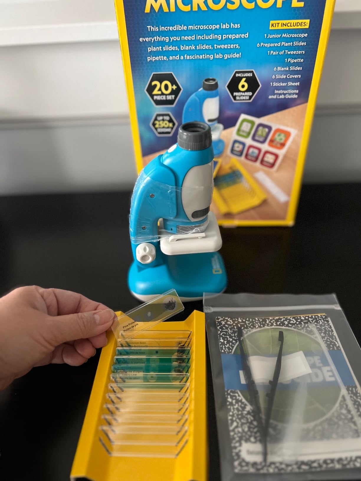 National Geographic Microscope for Kids with Up to 400x Magnification, Prepared and Blank Slides, Rock and Mineral Specimens, Easy-to-Use Science Kit, STEM Project Toy, Ages 6+ customer photo 1