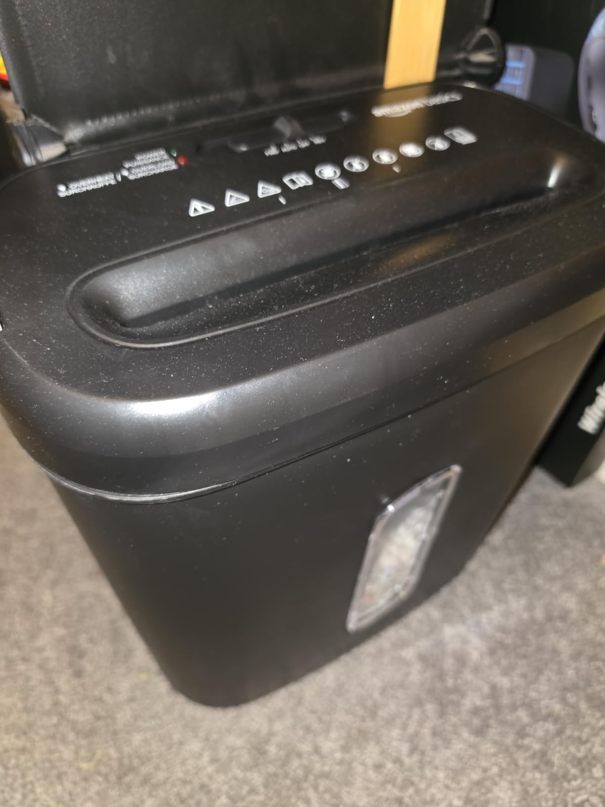 Amazon Basics 200-Sheet Auto Feed Cross-Cut Paper Shredder, High Security P-4, Anti-Jam, 8.5 Gallon Pullout Bin, Black customer photo 2
