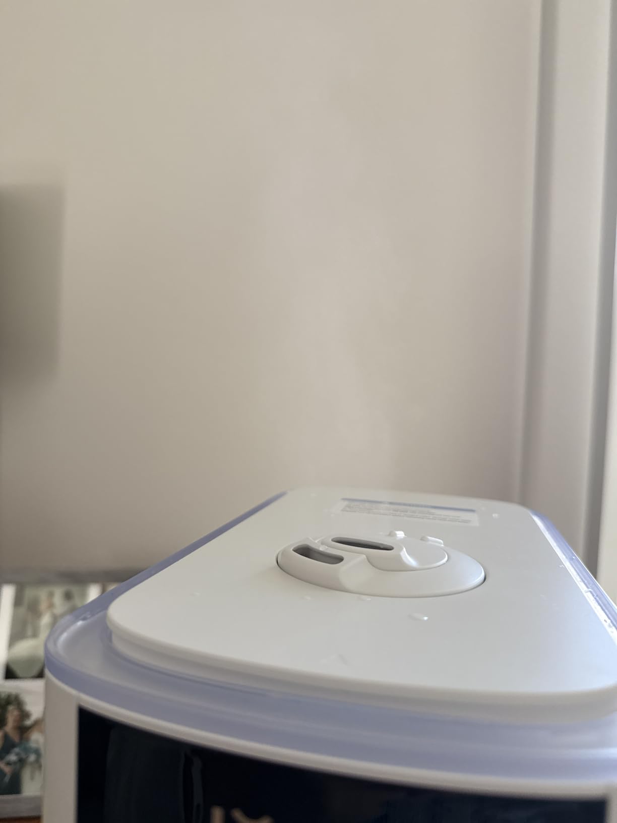 Levoit Humidifiers for Bedroom, Smart Warm and Cool Mist, Symptom Relief | OasisMist 4.5L Top-Fill Tank Runs 45H, Large Room, Auto Customized Humidity, 26dB Quiet, Essential Oil, Easy to Clean, White customer photo 2