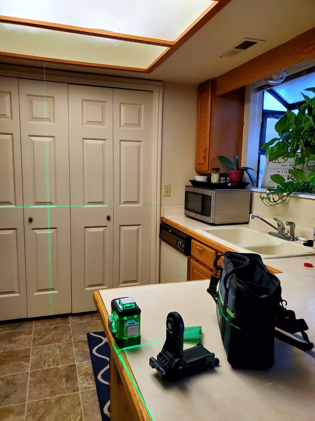 Huepar Laser Level 360 Self Leveling, Rechargeable Green Laser 3x360° Cross Line Lazer Leveler 3D Level Laser Tool for Construction and Picture Hanging, Strong Magnetic Bracket & Hard Carry Case - HM03CG customer photo 2