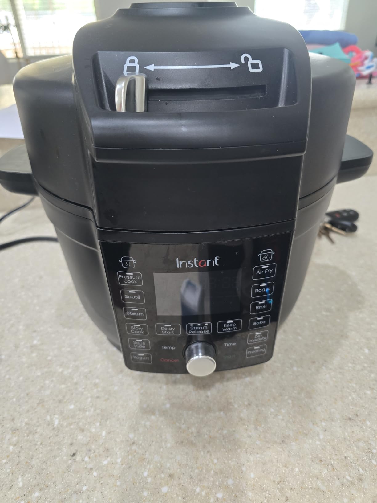 Instant Pot Duo Crisp Ultimate Lid, 13-in-1 Air Fryer & Pressure Cooker Combo, Sauté, Slow Cook, Bake, Steam, Warm, Roast, Dehydrate, Sous Vide & Proof, App With Over 800 Recipes, 1500 watts, 6.5 Quart, Black customer photo 2