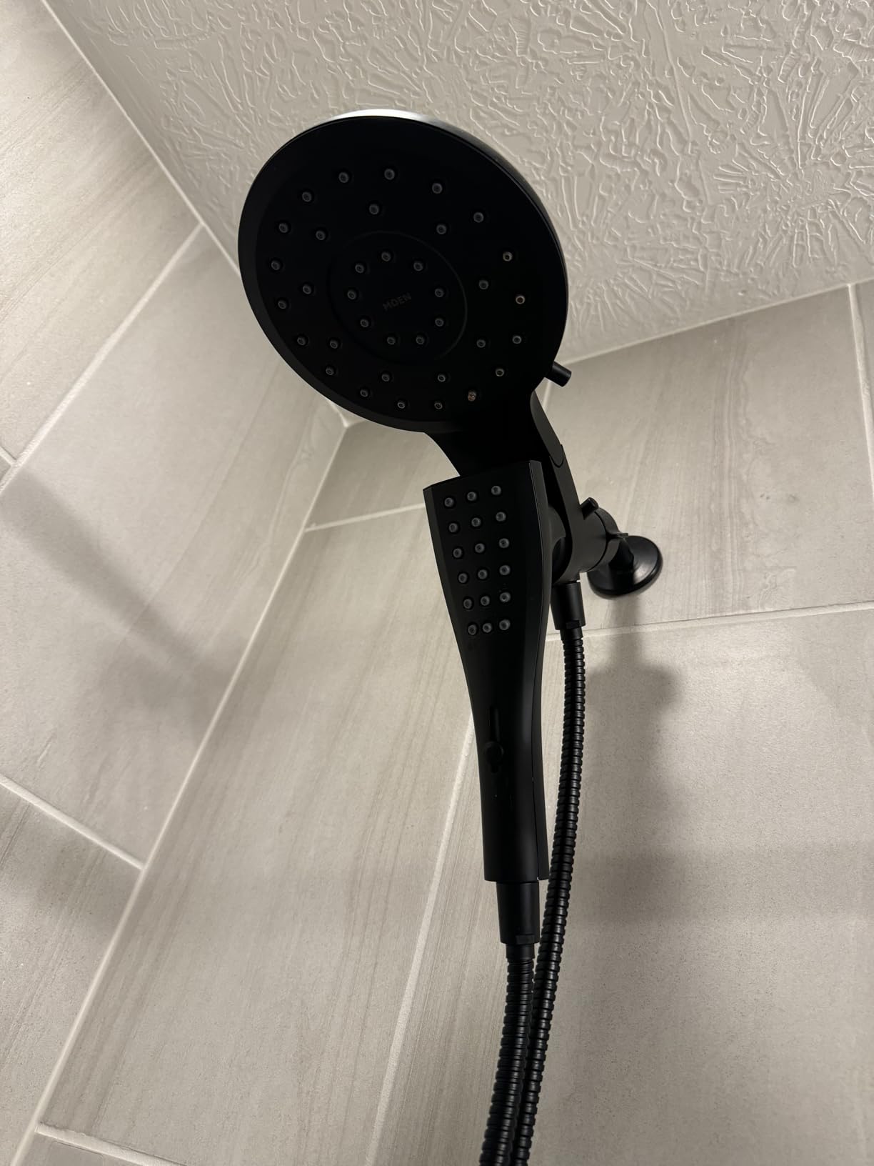 Moen Verso Magnetix Handheld & Rain Shower Head Combo, Brushed Gold - 8-Function Handheld, 7-Inch Rain Shower Head, Detachable with 72-Inch Metal Hose, Model 220C3BG customer photo 2