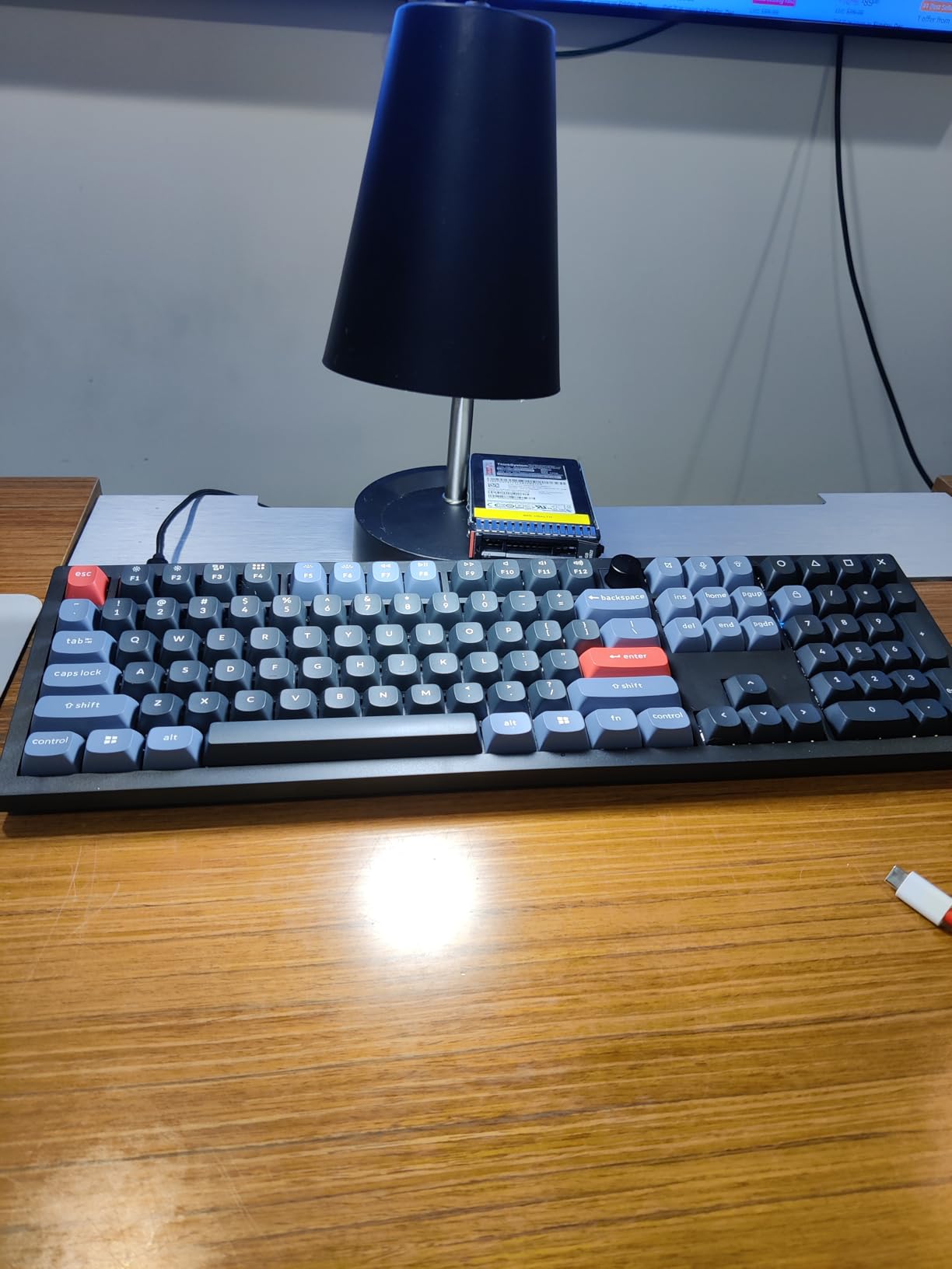 Keychron V6 Wired Custom Mechanical Keyboard Knob Version, Full-size customer photo 2