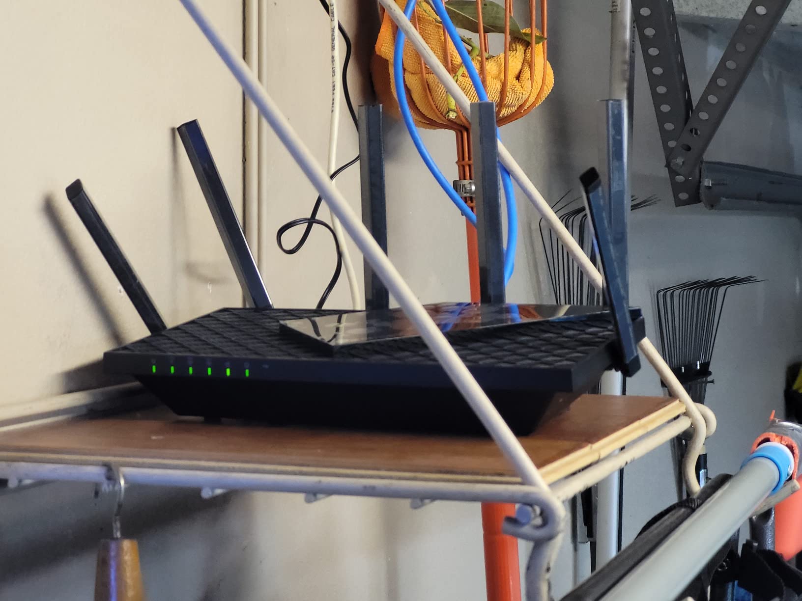 TP-Link AXE5400 Tri-Band WiFi 6E Router, 2025 PCMag Editors' Choice | 2.5Gbps WAN Port for Gaming & Streaming, 6GHz Band, 160MHz, OneMesh, Dual-Core CPU, VPN & WPA3 (Archer AXE75) customer photo 1