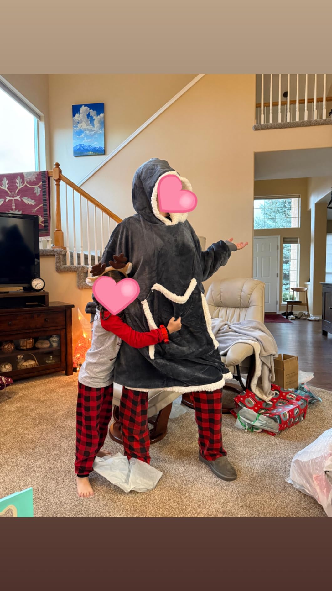 JOYWOO Wearable Blanket Hoodie, Birthday Gifts for Women Men Mom, Oversized Hooded Blanket for Adult, Cozy Fuzzy Sherpa Sweatshirt Blanket with Giant Pocket, Grey customer photo 1