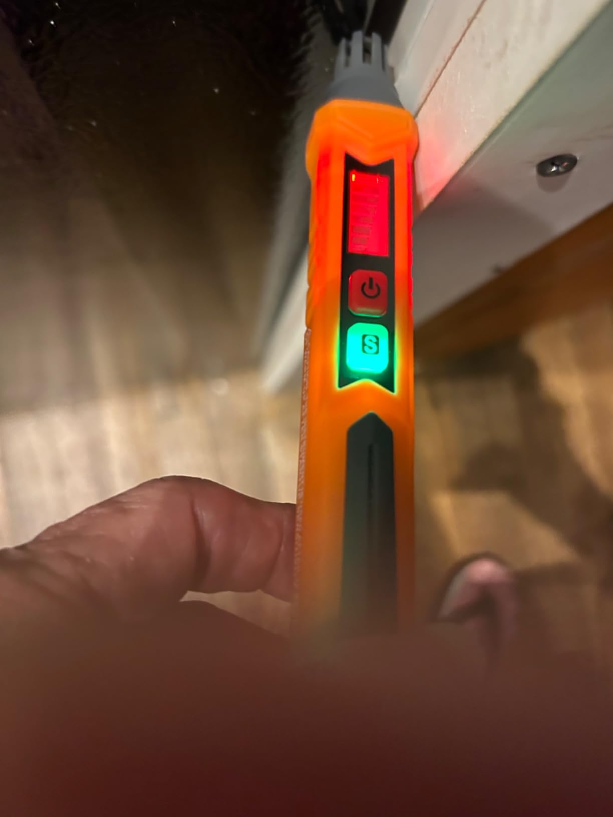PT199 Natural Gas Leak Detector with Audible & Visual Alarm, Portable Gas Sniffer to Locate Combustible Sources Like Methane, Propane for Home (Includes Battery x2) - Orange customer photo 1