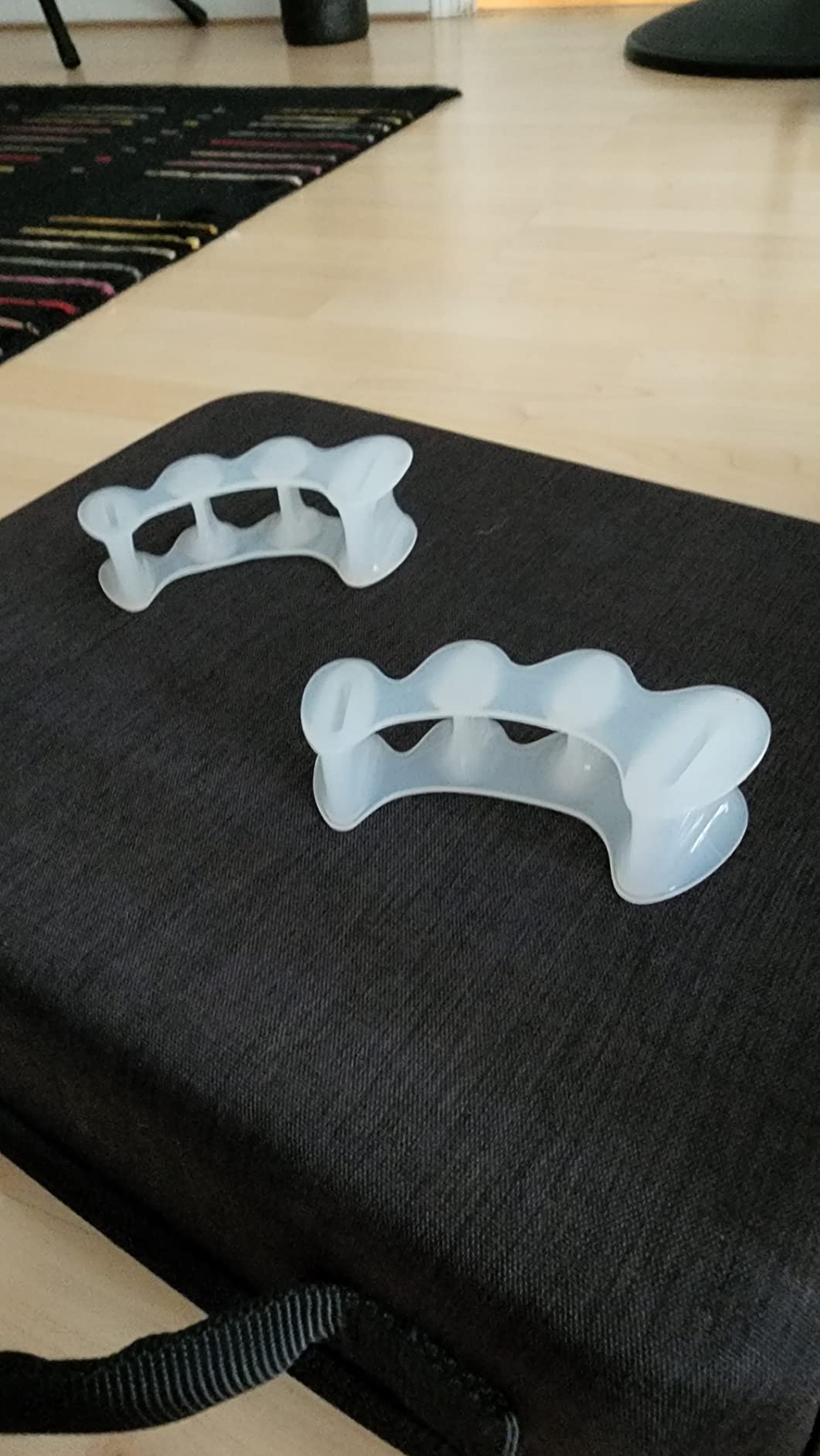 Toe Separators for Foot Alignment- Strengthening and Balance- For Hammertoes, Bunions, Plantar Fasciitis, Hallux Valgus - Spreaders- Size Large (1 pair) customer photo 1