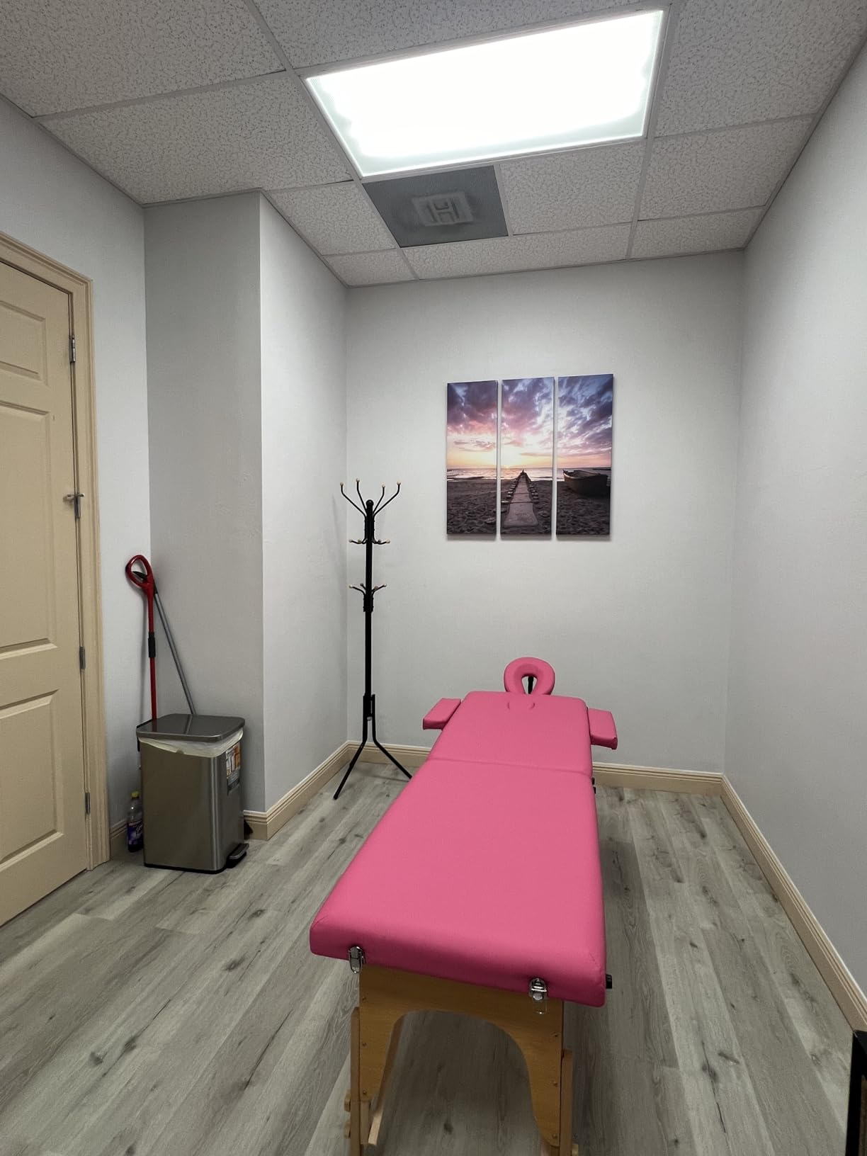 Portable Massage Table, Lightweight Wood Frame with Carry Handle, Black | Includes Oil Pocket, Face Cradle, Height Adjustable & Compact for Tattoo, Facial Care, Spa Treatments & Lash Extension customer photo 1
