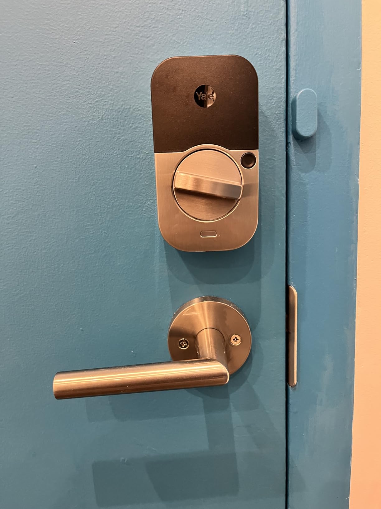 Yale Security Assure Lock 2 Deadbolt, Black Suede Keyed Smart Entry Door Lock with Wi-Fi Connected Keypad for Code Entry and Remote Access, YRD410-WF1-BSP customer photo 2
