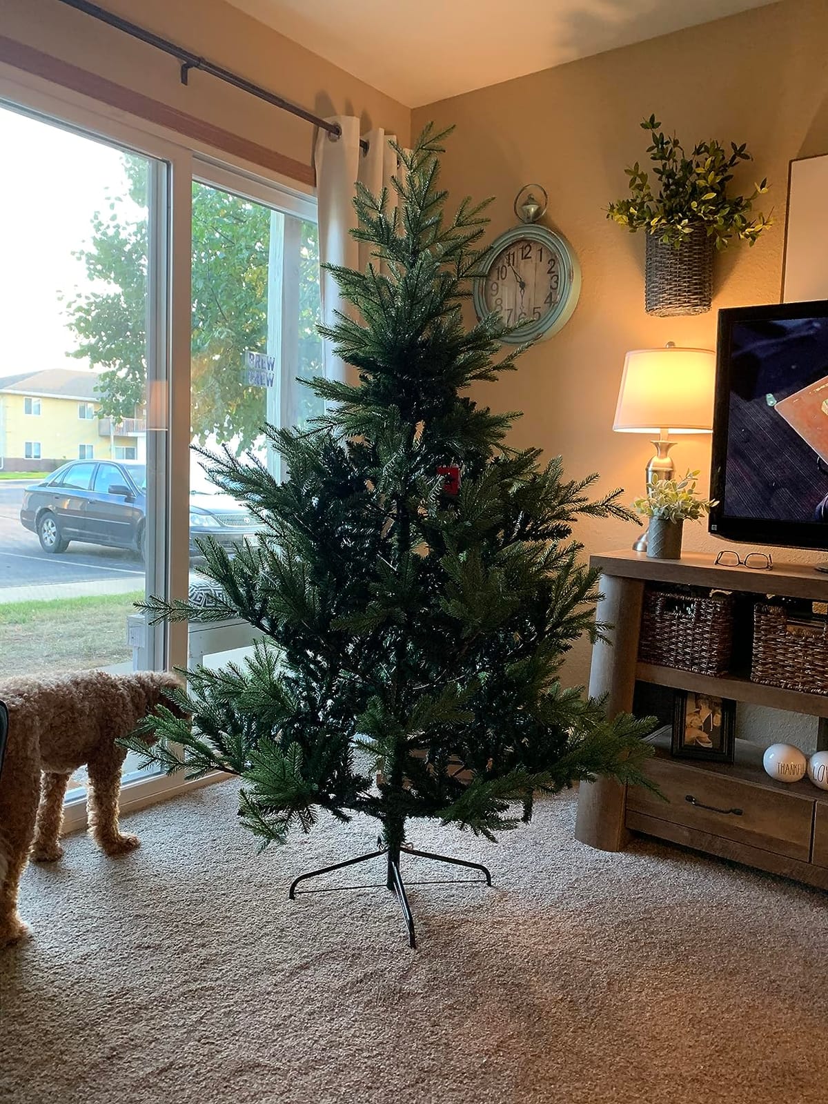 HOMCOM 7.5 Foot Artificial Christmas Tree, Nordic Pine, Green | Hinged Xmas Tree, 1218 Realistic Branches, Wide Steel Base, Auto Open customer photo 1