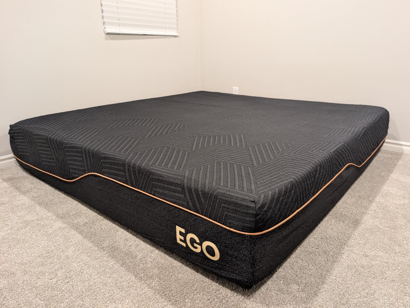 EGOHOME King 14 inch Memory Foam Mattress for Back Pain Relief Medium Firm, Copper Gel Infused, Graphene-Cool-Tech Cover, Motion Isolation, Mattress in a Box customer photo 1