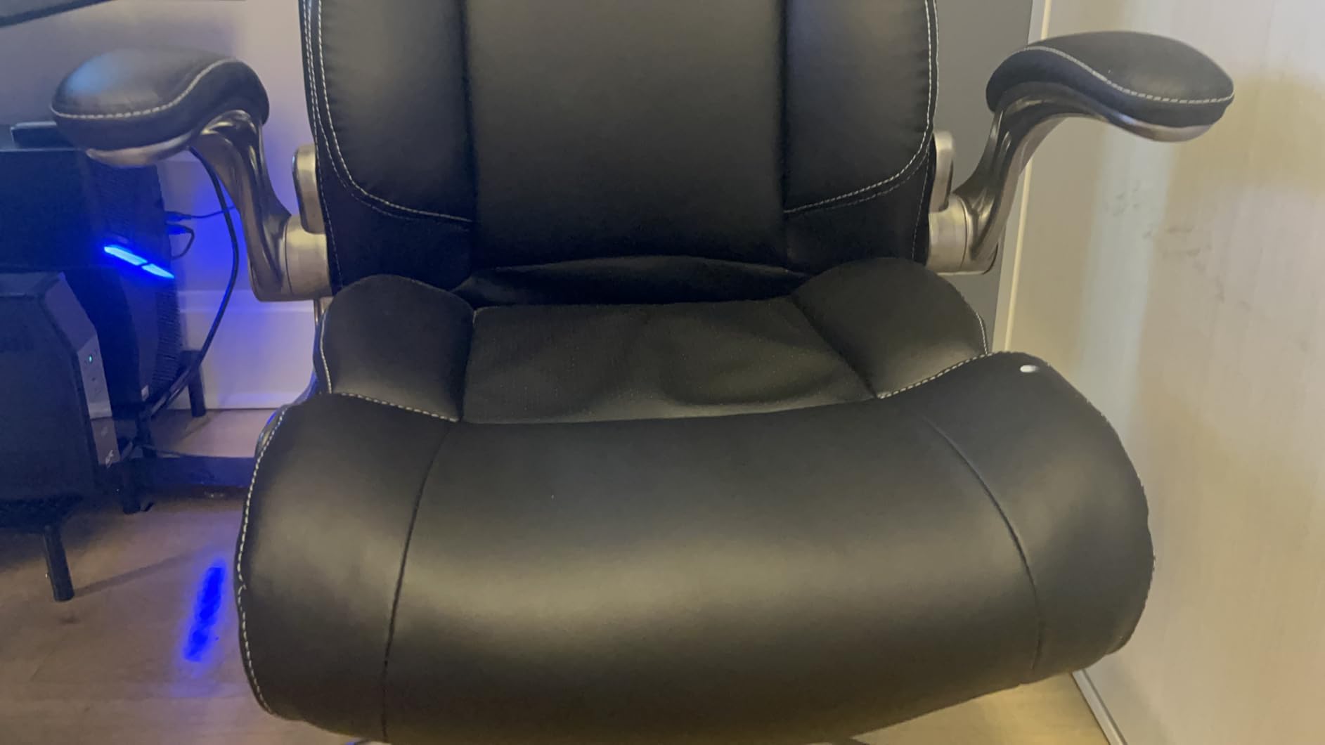 COLAMY High Back Executive Office Chair - Padded Leather Ergonomic Computer Desk Chair with Inflatable Lumbar Support & Flip-Up Arms customer photo 2