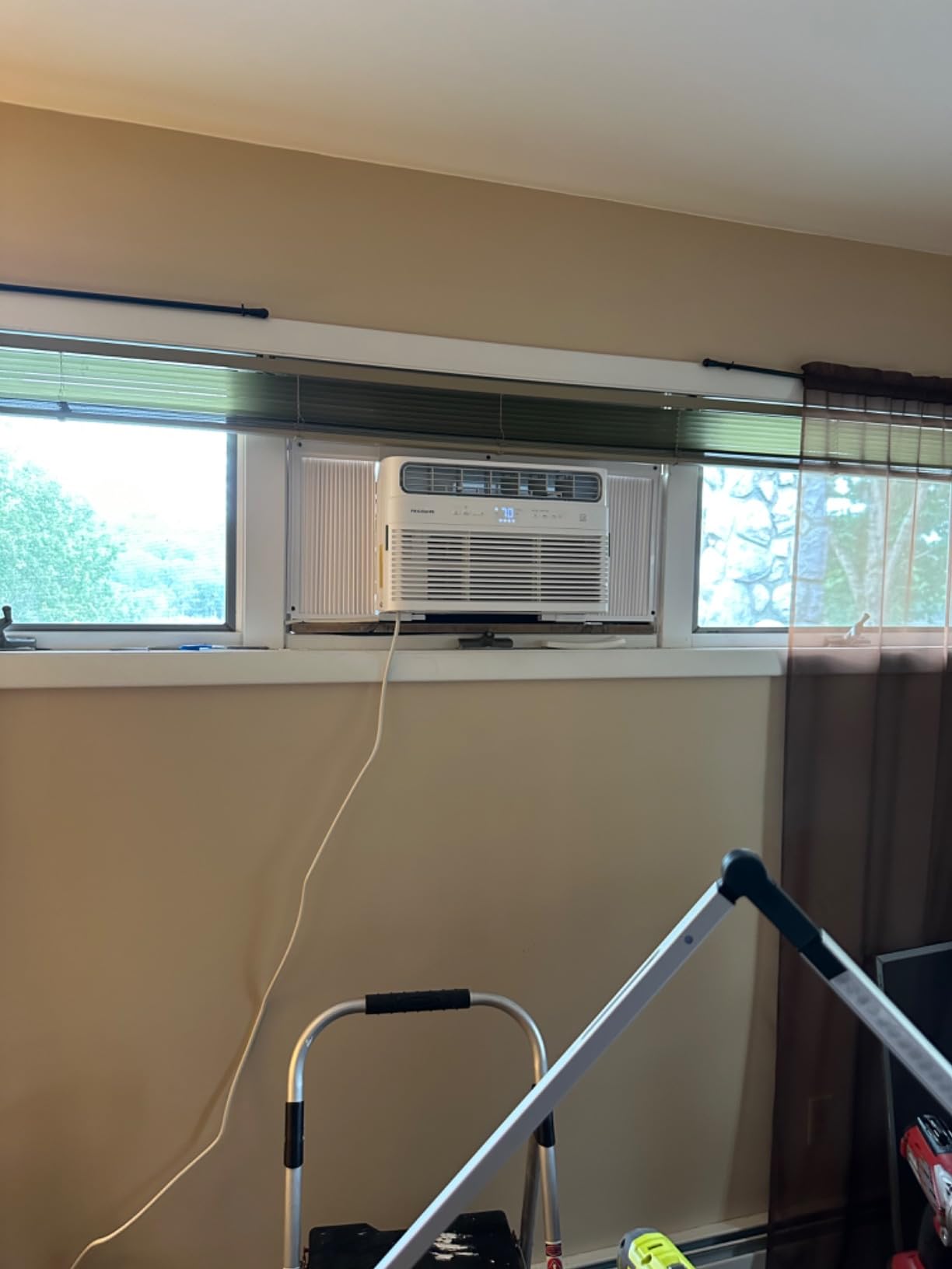 Frigidaire FHWC064WB1 Window Air Conditioner, 6000 BTU, White | 115V, for Apartment, Dorm Room, Small/Medium Rooms, up to 250 Sq. Ft., Remote Control, Programmable Timer, Sleep Mode customer photo 1