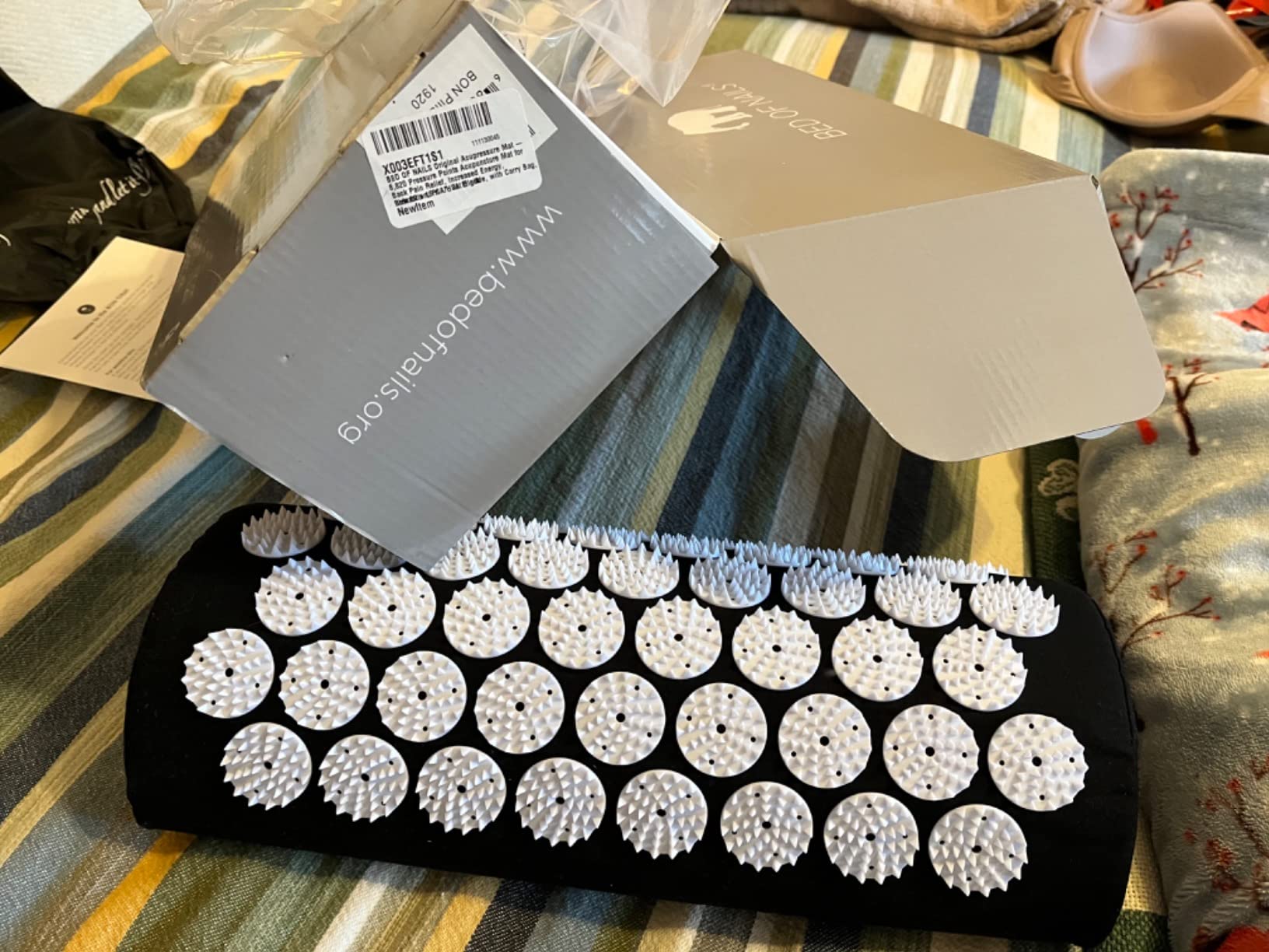Bed of Nails Acupressure Mat - Original Bon Acupressure Design with 8820 Precision Nails, 29 x 16 x 1