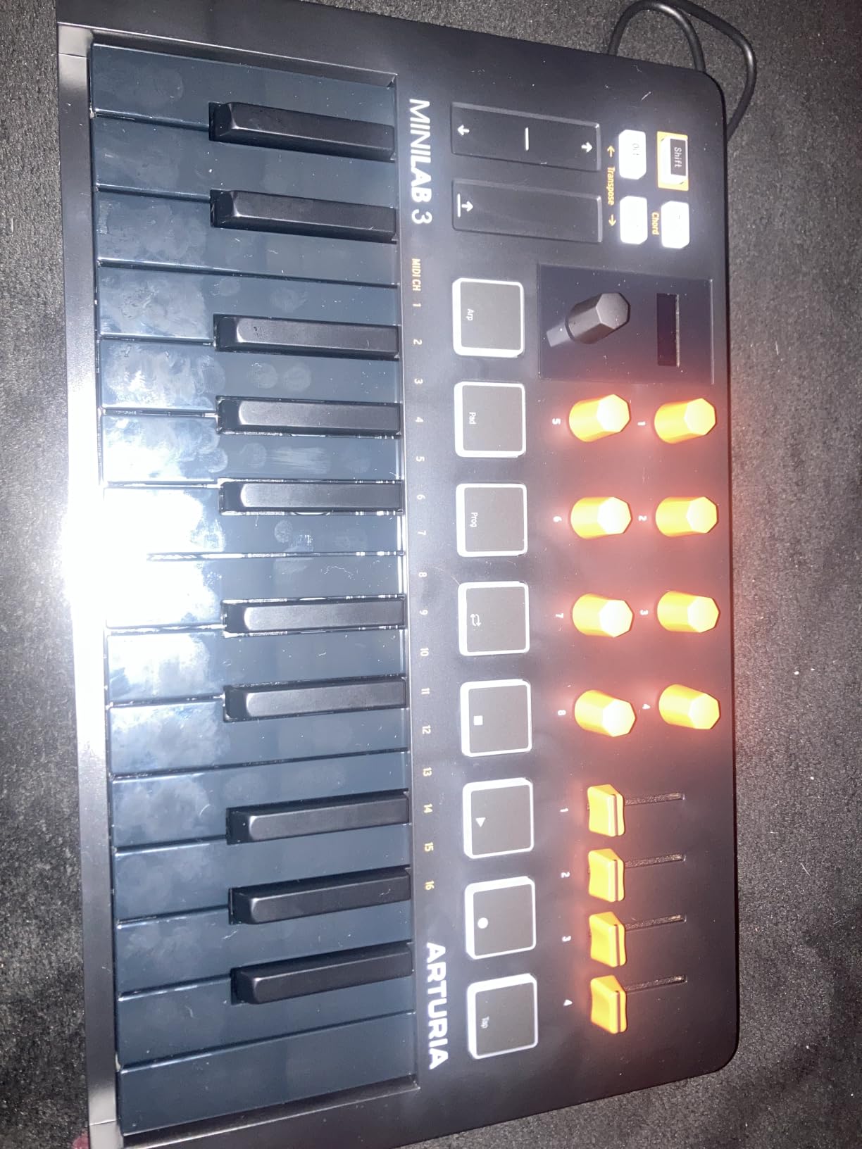 Arturia MiniLab 3 Universal MIDI Controller, White | All in One Software Package, 25 Keys, 8 Multi-Color Pads, White customer photo 1