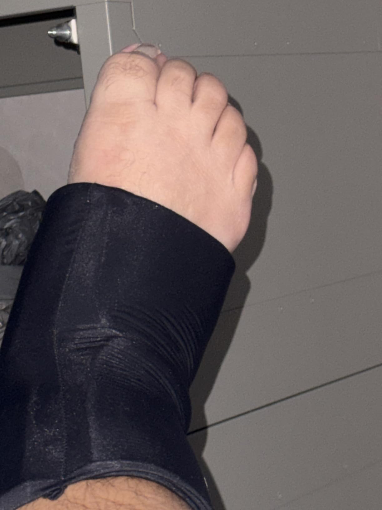 TheraICE Ankle Ice Pack Wrap, Achilles Tendonitis Brace, Plantar Fasciitis | Cold Therapy Compression Sleeve customer photo 1
