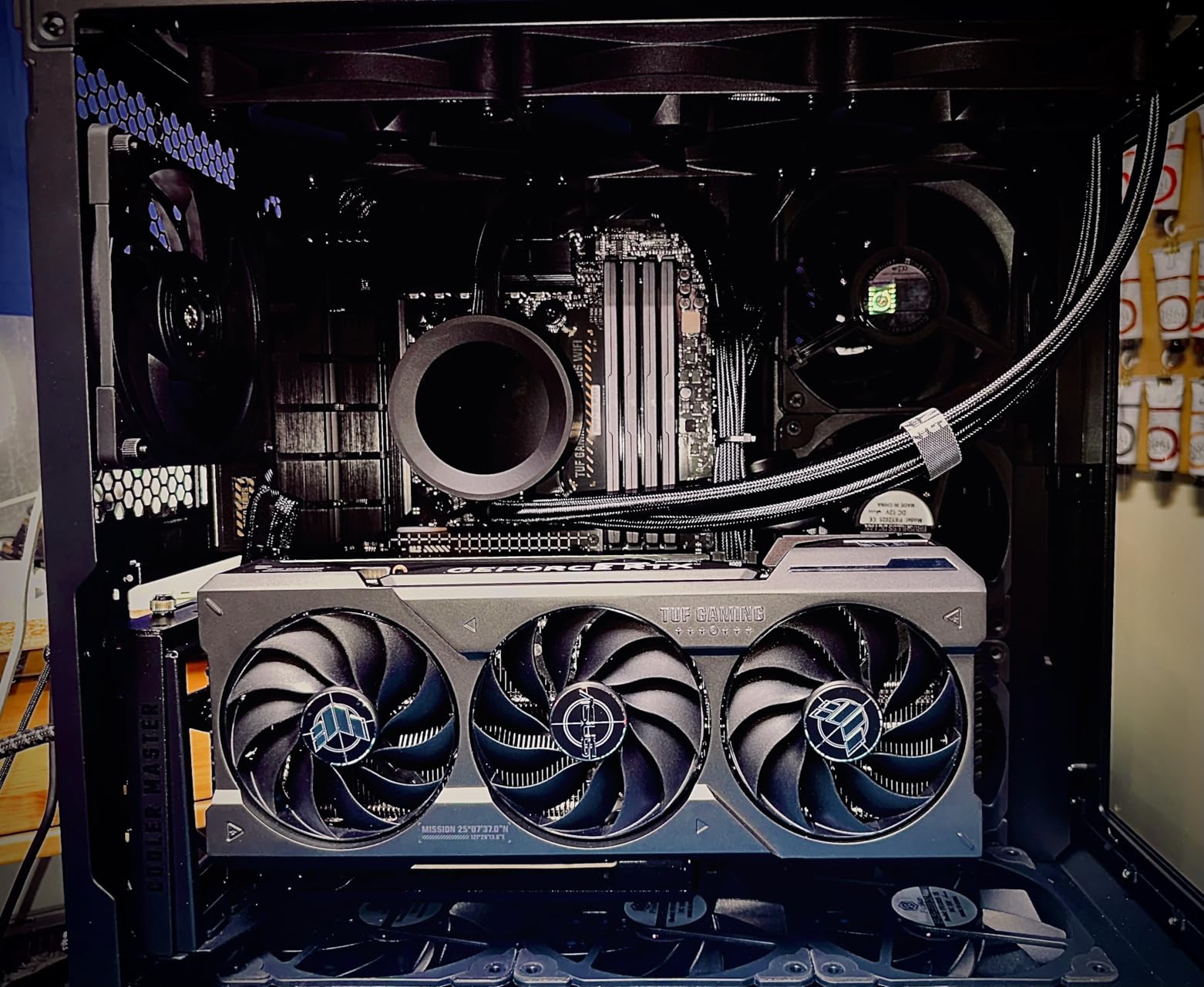 TUF Gaming B650-PLUS WiFi AMD B650 AM5 Ryzen Desktop 9000 8000 and 7000 ATX Motherboard, 14 Power Stages, PCIe 5.0 M.2, DDR5 Memory, WiFi 6 and 2.5 Gb Ethernet, USB4 Support Aura Sync customer photo 2