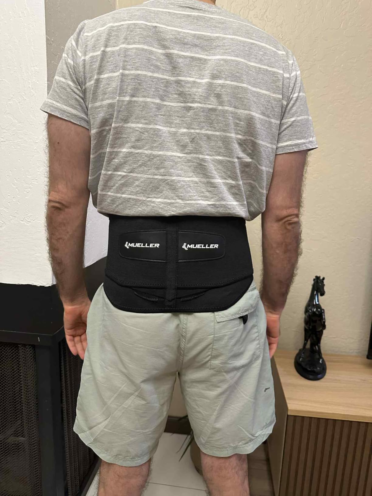 MUELLER Sports Medicine Adjustable Lumbar Back Brace, Lower Back Pain Relief and Support Belt for Men and Women, Black, One Size Fits Most customer photo 1