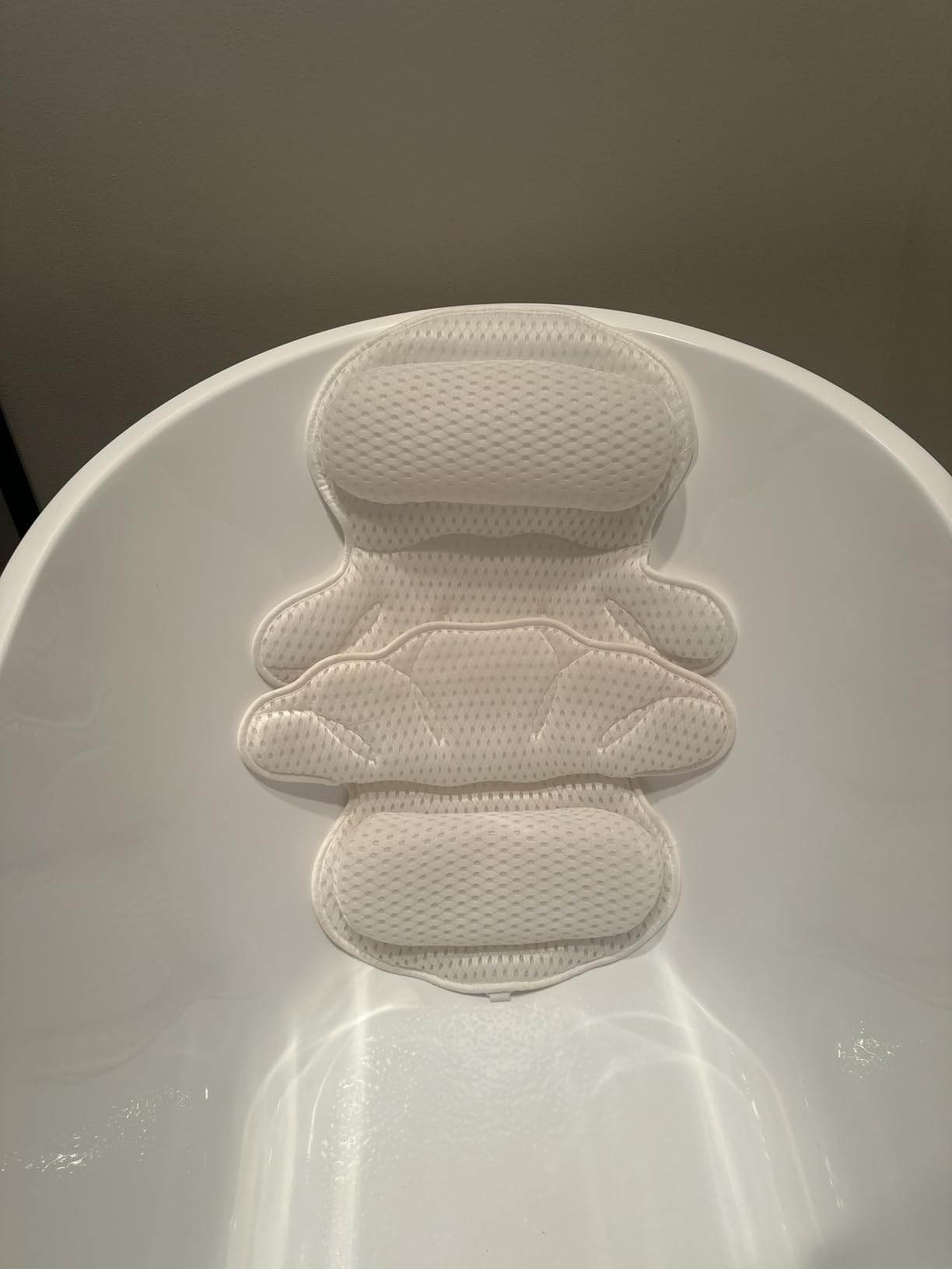 Bath Pillow Bathtub Pillow, Luxury Bath Pillows for Tub Neck and Back Support, Bath Tub Pillow Headrest with Soft 4D Mesh Fabric and Non-Slip Suction Cups, Relaxing Bath Accessories Spa Gifts customer photo 1