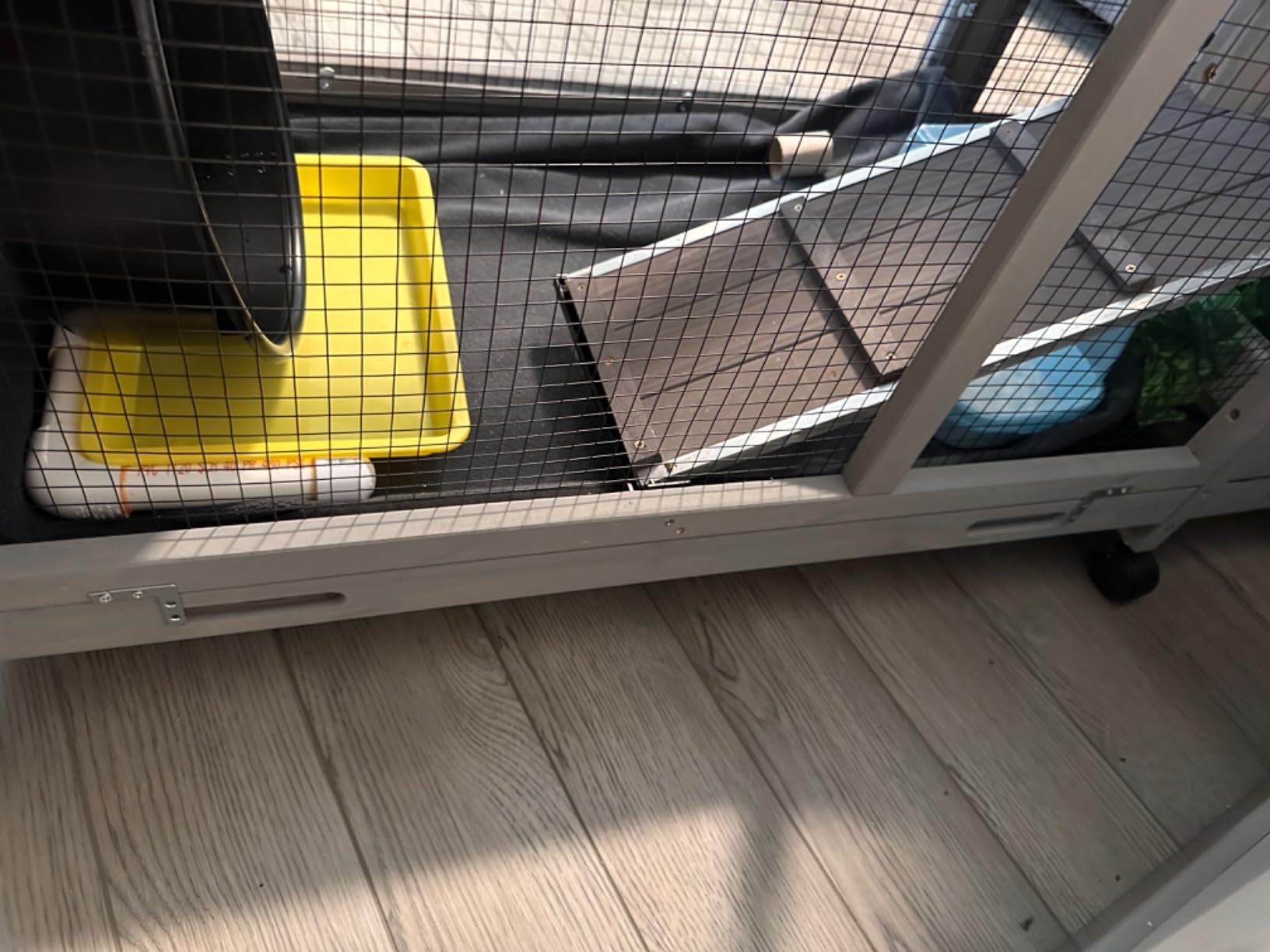 Aivituvin Rabbit Hutch 93.7