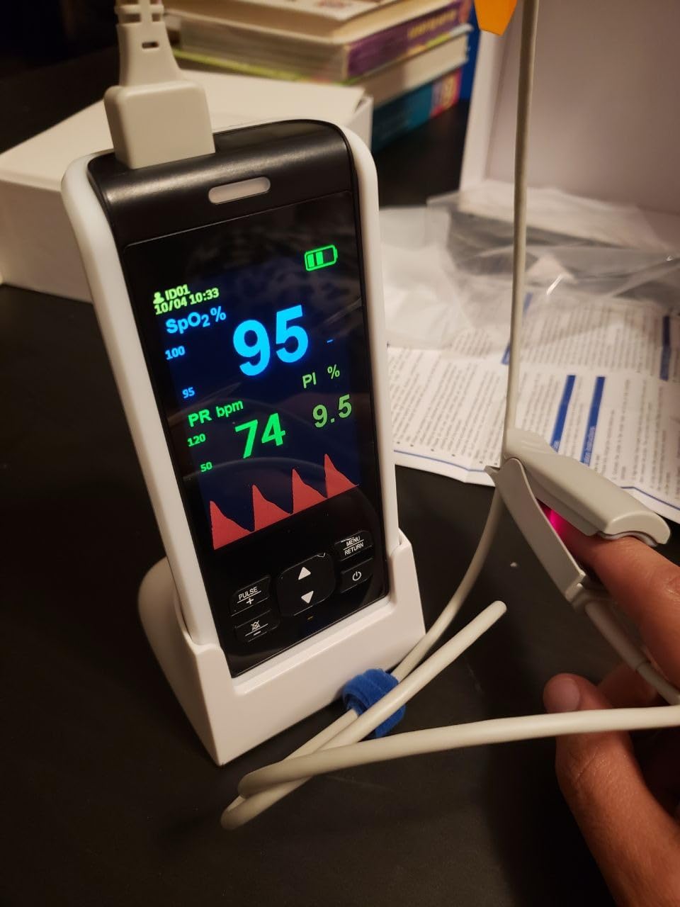Pulse Oximeter - Handheld Pulse Oximeter Rechargeable Overnight Continuous SpO2 Monitor with Adjustable Alarm customer photo 1
