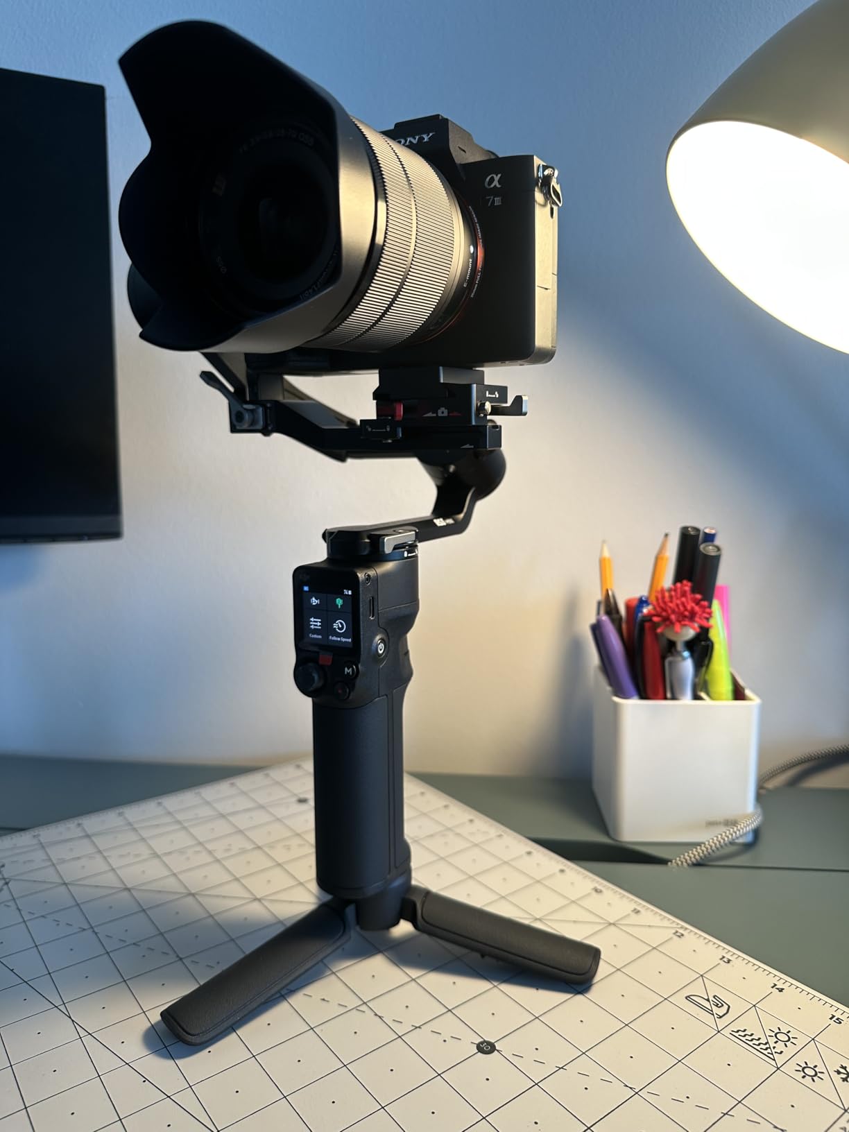 DJI RS 3 Mini, Camera Gimbal Stabilizer, Canon/Sony/Nikon/Fujifilm | 2 kg (4.4 lbs) Tested Payload, Native Vertical Shooting, Bluetooth Shutter Control, 3rd-Gen RS Stabilization, 795g customer photo 1