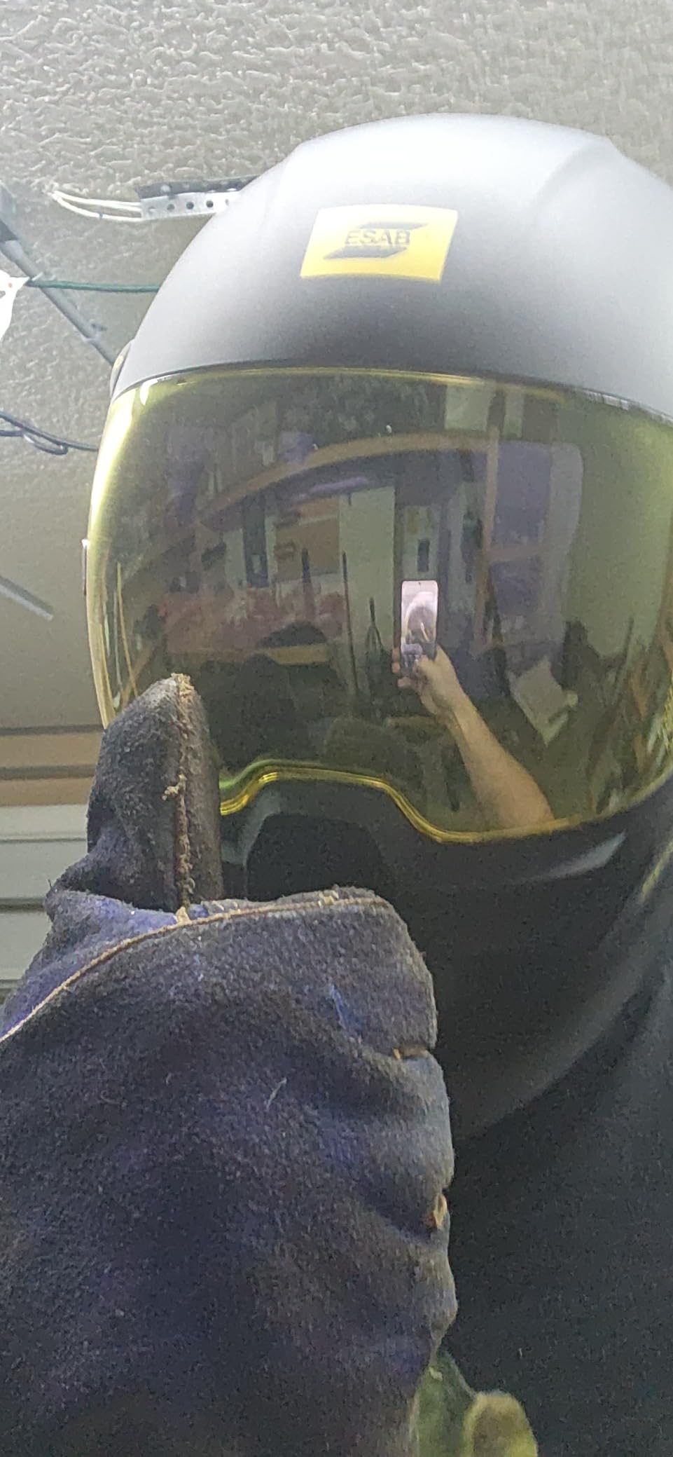 ESAB Sentinel A60 Welding Helmet, Black Low-Profile Design, High Impact Resistance Nylon, Large Viewing Area 4.65 in x 2.80 in customer photo 2