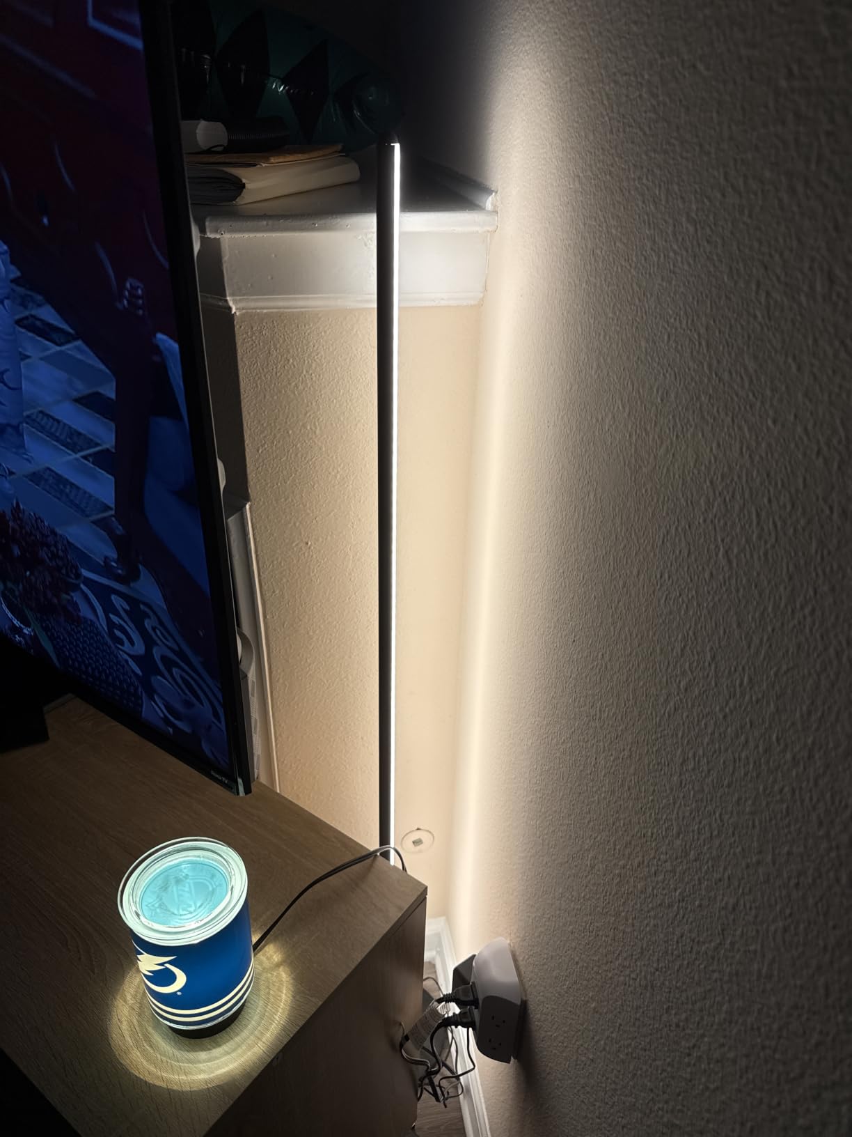 Govee RGBIC Floor Lamp, LED Corner Lamp Works with Alexa, Smart Modern Floor Lamp with Music Sync and 16 Million DIY Colors, Color Changing Standing Lamp for Bedroom Living Room Silver customer photo 1