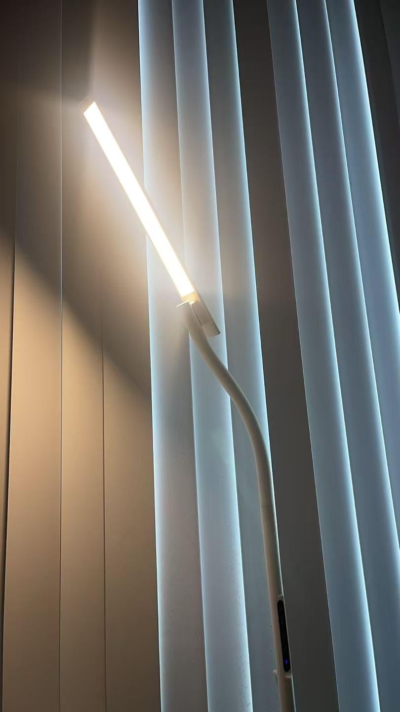 Light Therapy Lamp, 10000 Lux Happy Therapy Light, Floor Sun Therapy Lamp with Remote & Touch Control & Adjustable Gooseneck for Reading/Office/Home customer photo 1