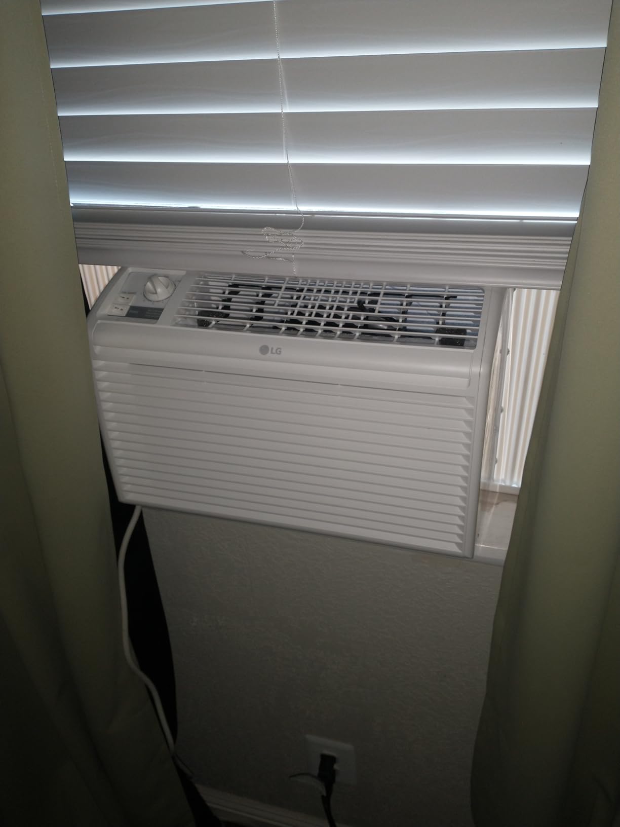 LG 5000 BTU Window Air Conditioners [2023 New] Easy Mechanical Control Ultra-Quiet Compact-size Cools Washable Filter 150 Sq.Ft. for Small Room AC Unit air conditioner Easy Installation White LW5023 customer photo 2