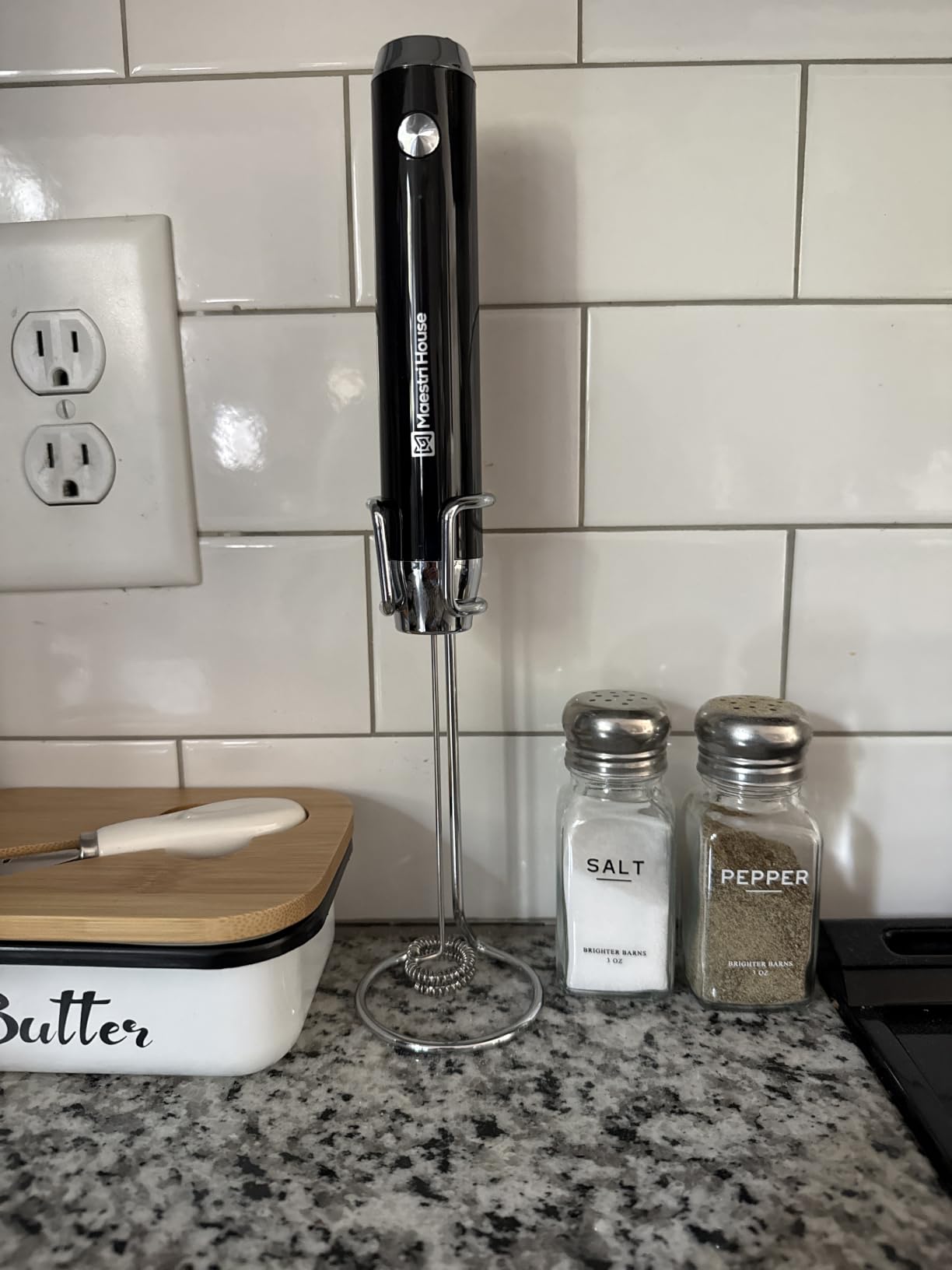 Maestri House LunaFro Rechargeable Milk Frother, Stand & 2 Detachable Whisk - 1200mAh Battery Frother for Lattes Cappuccino Matcha Powdered Supplements customer photo 1