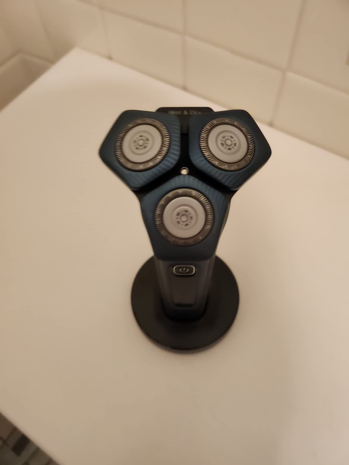 Philips Norelco Shaver 7800, Rechargeable Wet & Dry Electric Shaver with SenseIQ Technology, Quick Clean Pod, Charging Stand, Travel Case and Pop-up Trimmer, S7885/85 customer photo 1