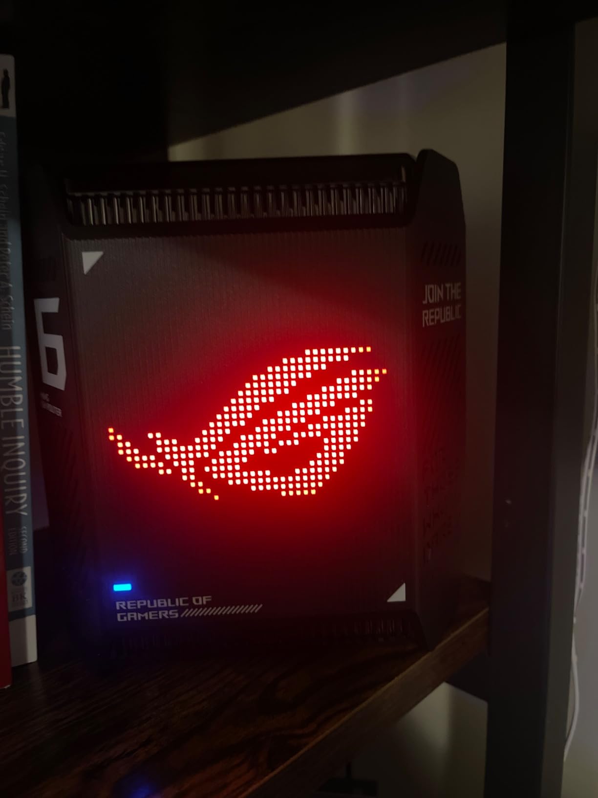 ASUS ROG Rapture GT6 (2PK) AX10000 Tri-Band WiFi 6 Gaming Mesh System, Covers up to 5,800 sq ft, 2.5 Gbps Port, Triple-Level Game Acceleration, UNII 4, Free Lifetime Internet Security, Black customer photo 1