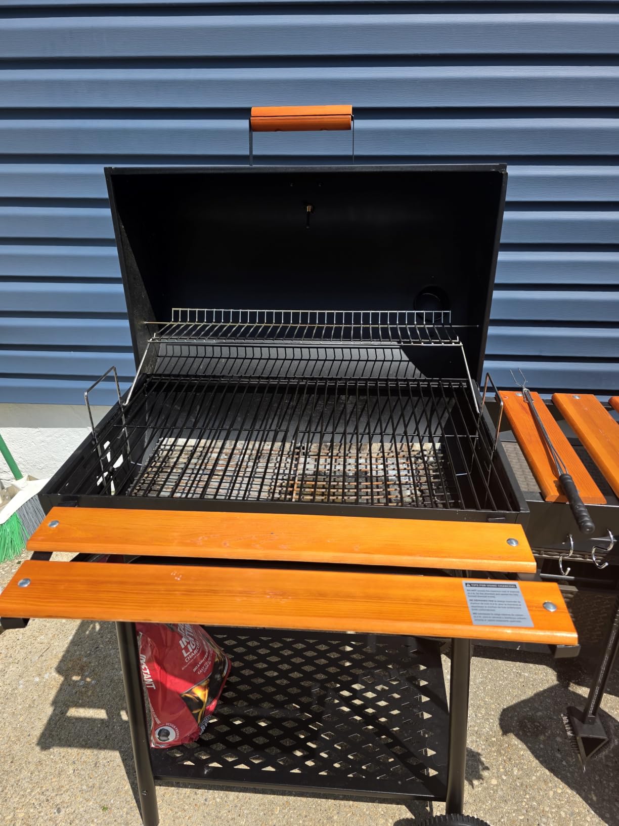 Royal Gourmet CC1830V 30 Barrel Charcoal Grill with Side Front Table customer photo 2