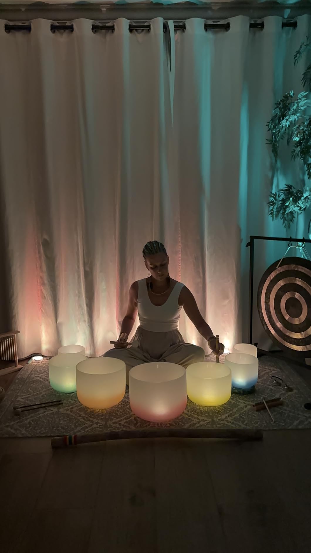 Leize Chakra Tuned 432hz Set of 7 Gradient Color Quartz Crystal Singing Bowls 6-12 inch with Heavy Duty Carrying Cases and Singing Bowl Mallets customer photo 1