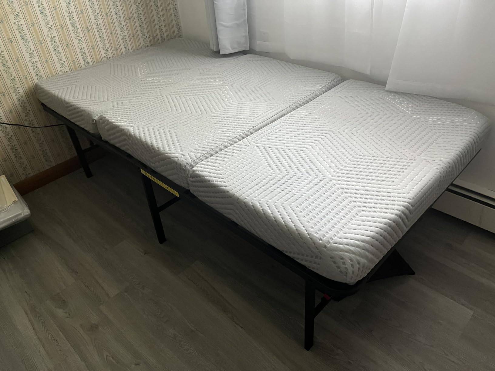 MLILY Single Trifold Mattress, 4 Inch Foldable Gel Memory Foam Mattress | Portable 75
